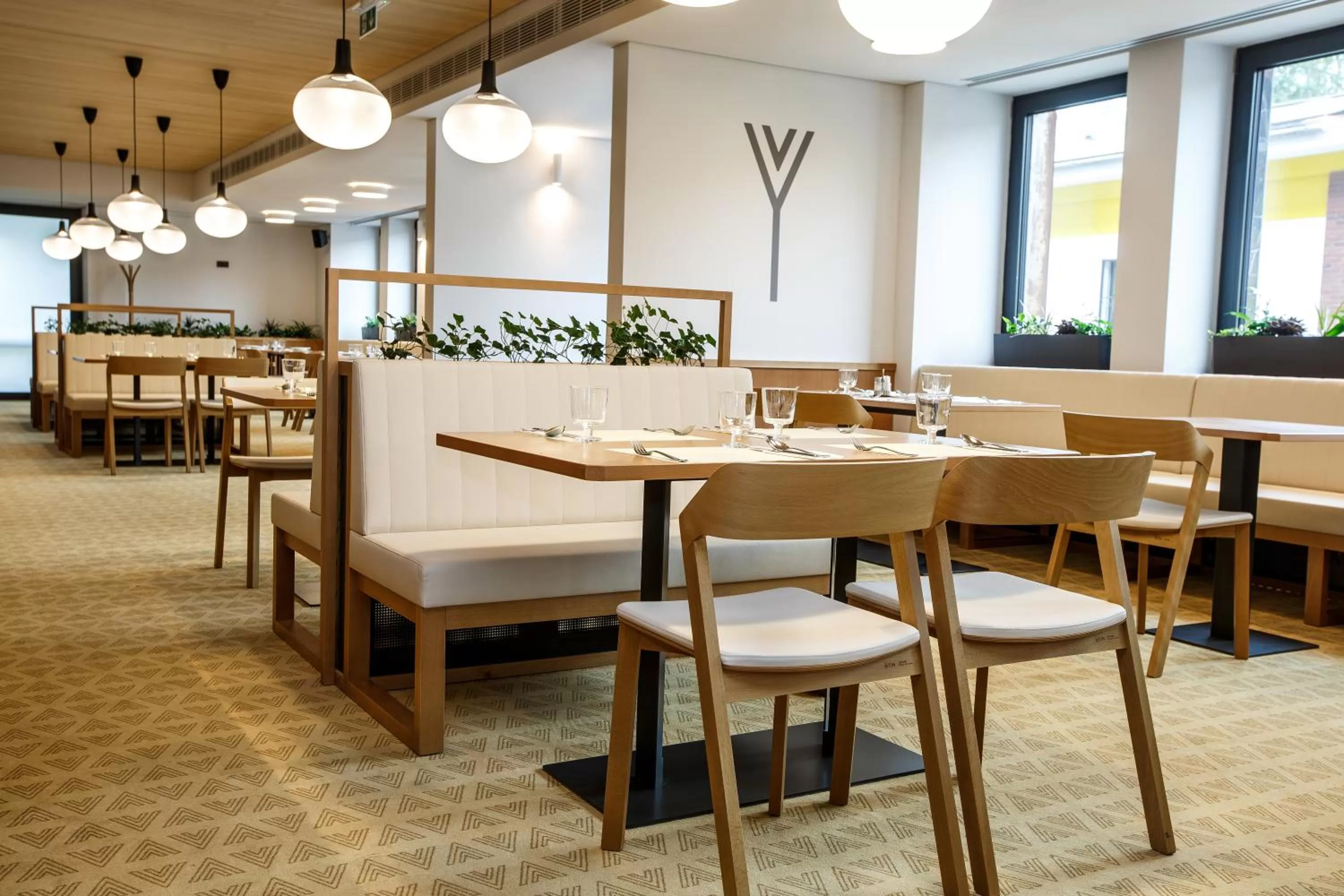 Restaurant/places to eat in Hotel Rajka