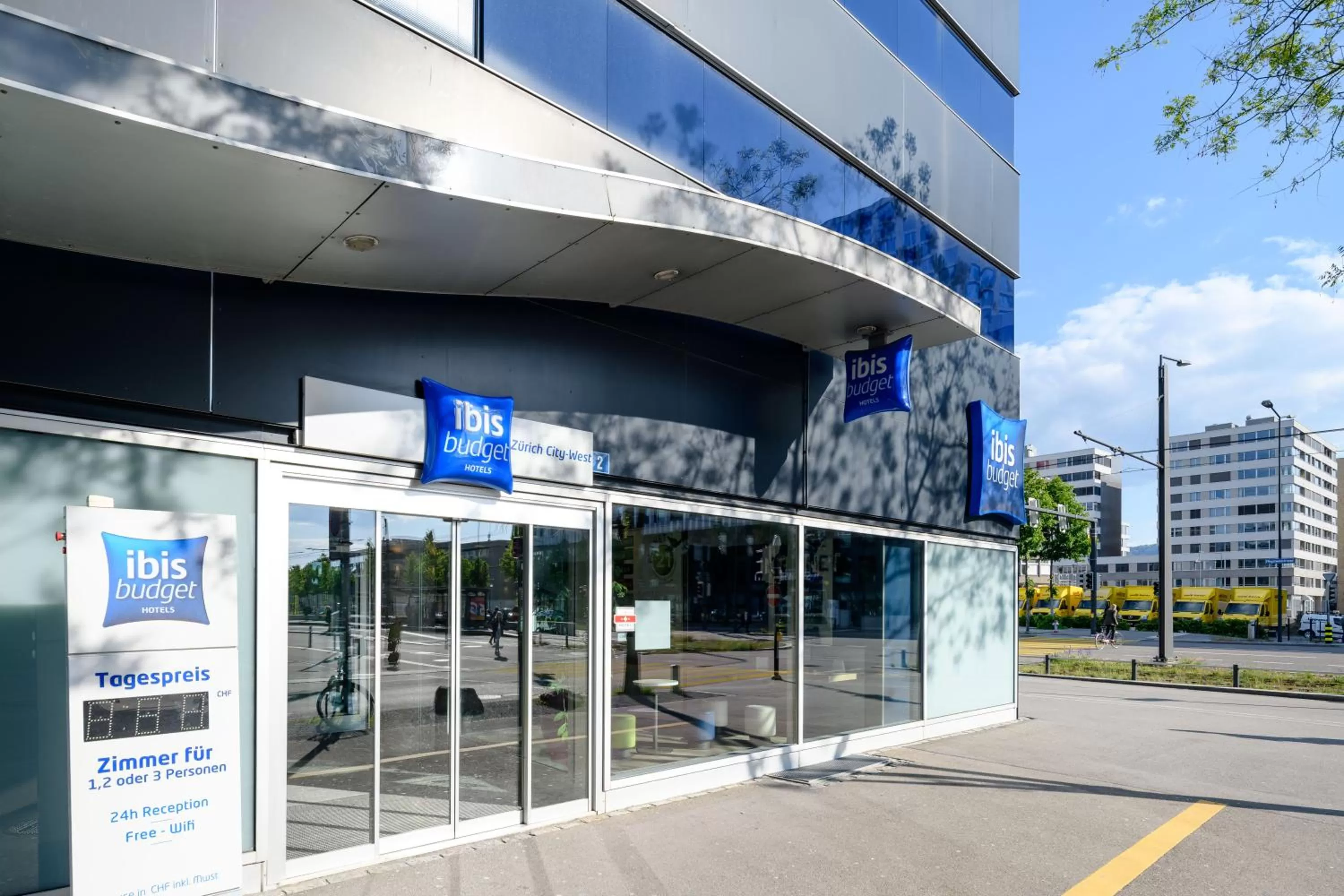 Facade/entrance in ibis budget Zurich City West