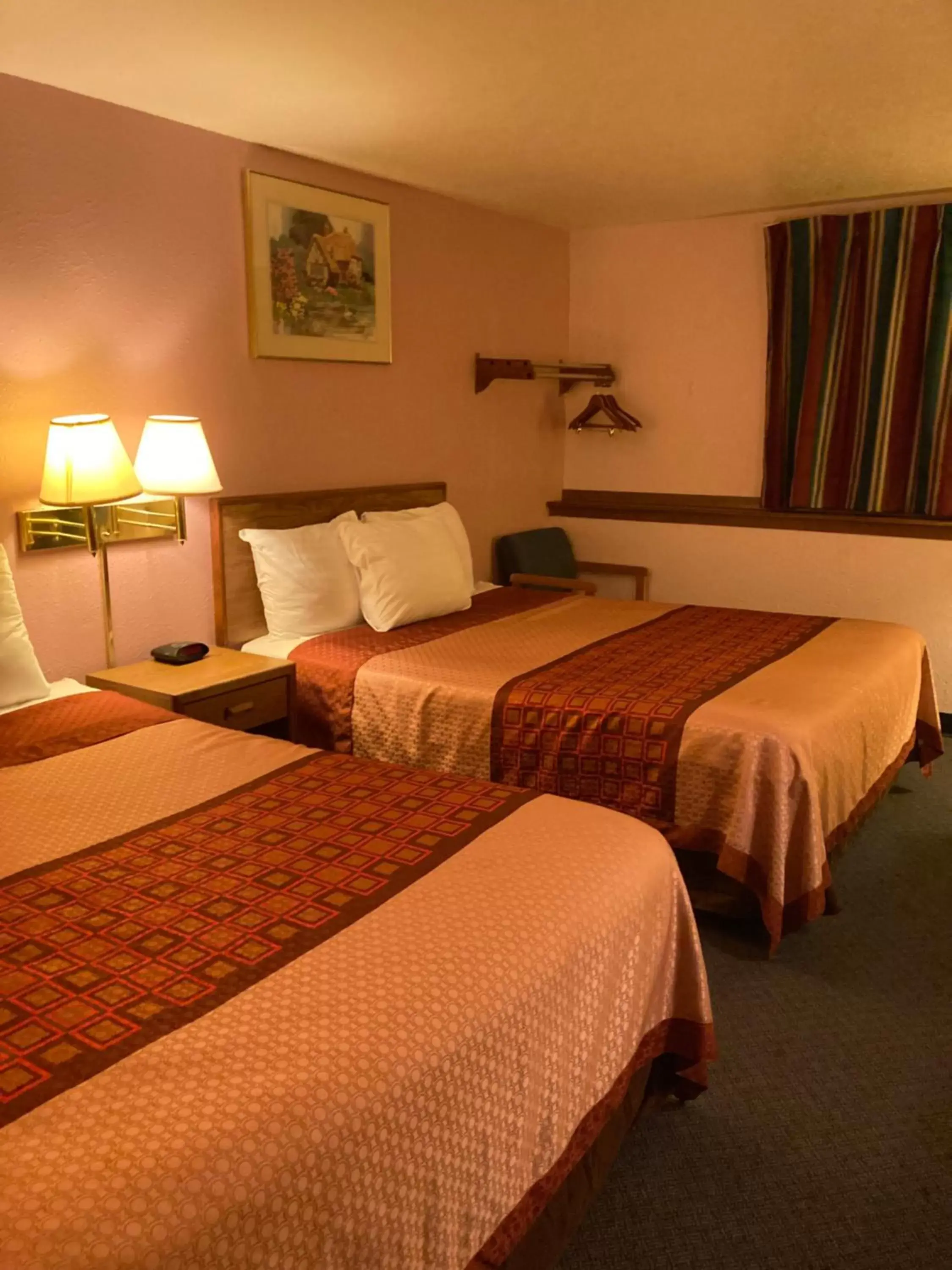 Double Room with Private Bathroom in Executive Inn Double Room with Private Bathroom in Executive Inn