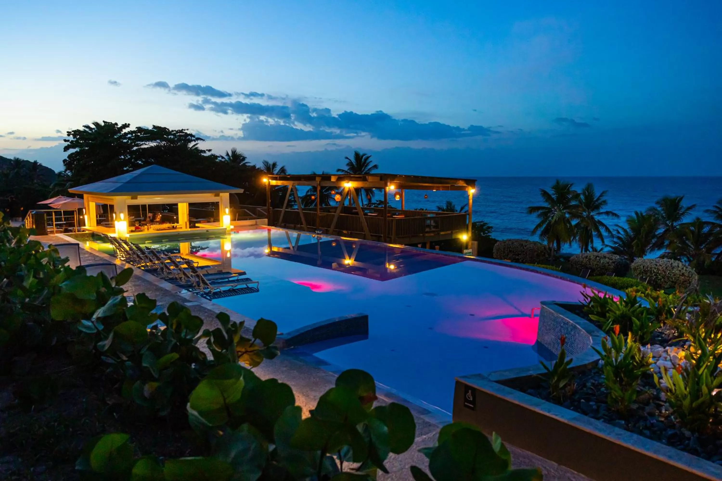 Pool view in Hotel El Guajataca