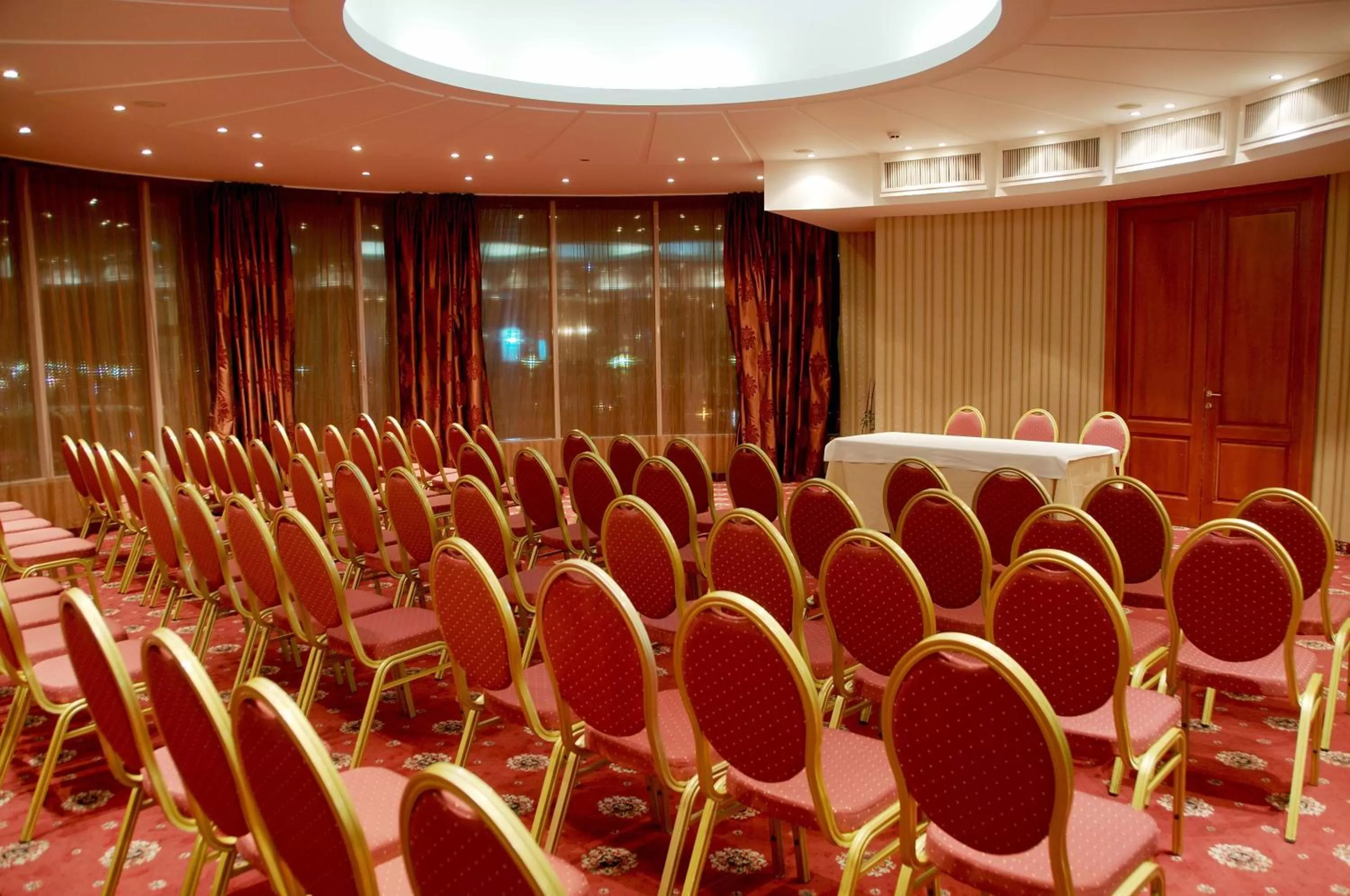 Business facilities in Mirage Hotel