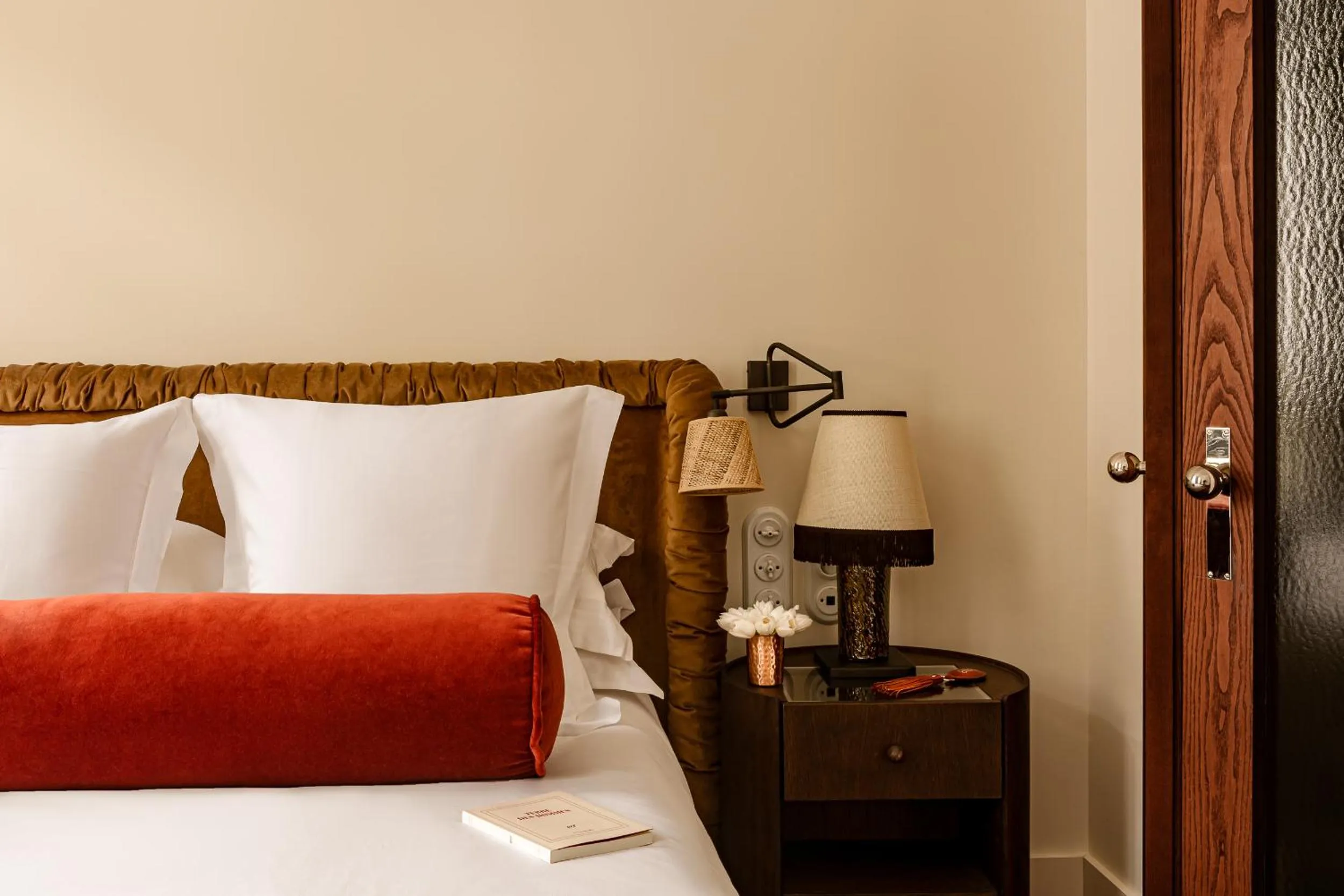 Bedroom, Bed in Château des Fleurs Hôtel & Spa Paris