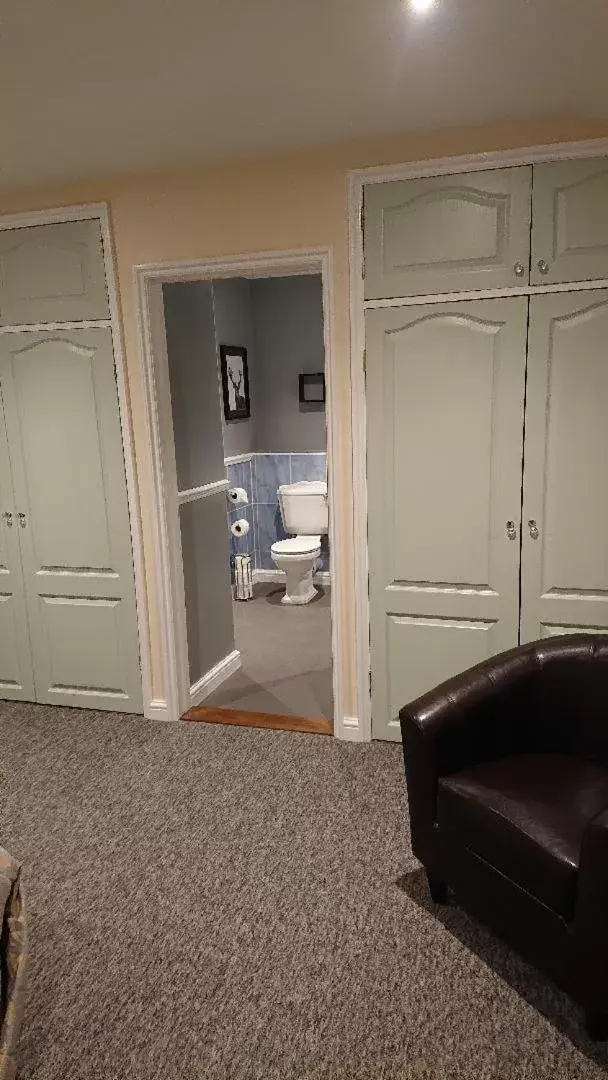 King Room in Grove House Hotel King Room in Grove House Hotel