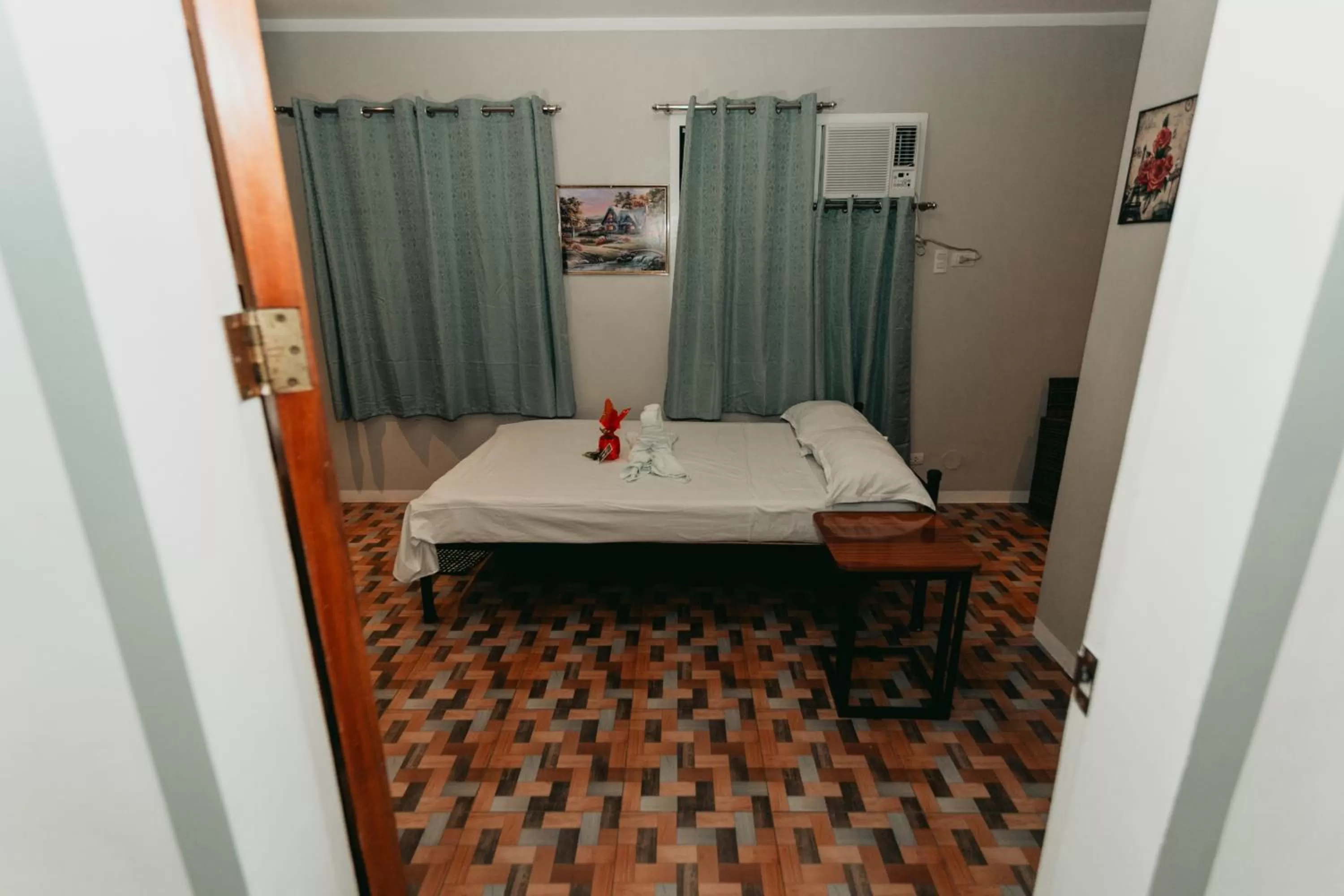 Bed in Kingswick Residences & Lodge