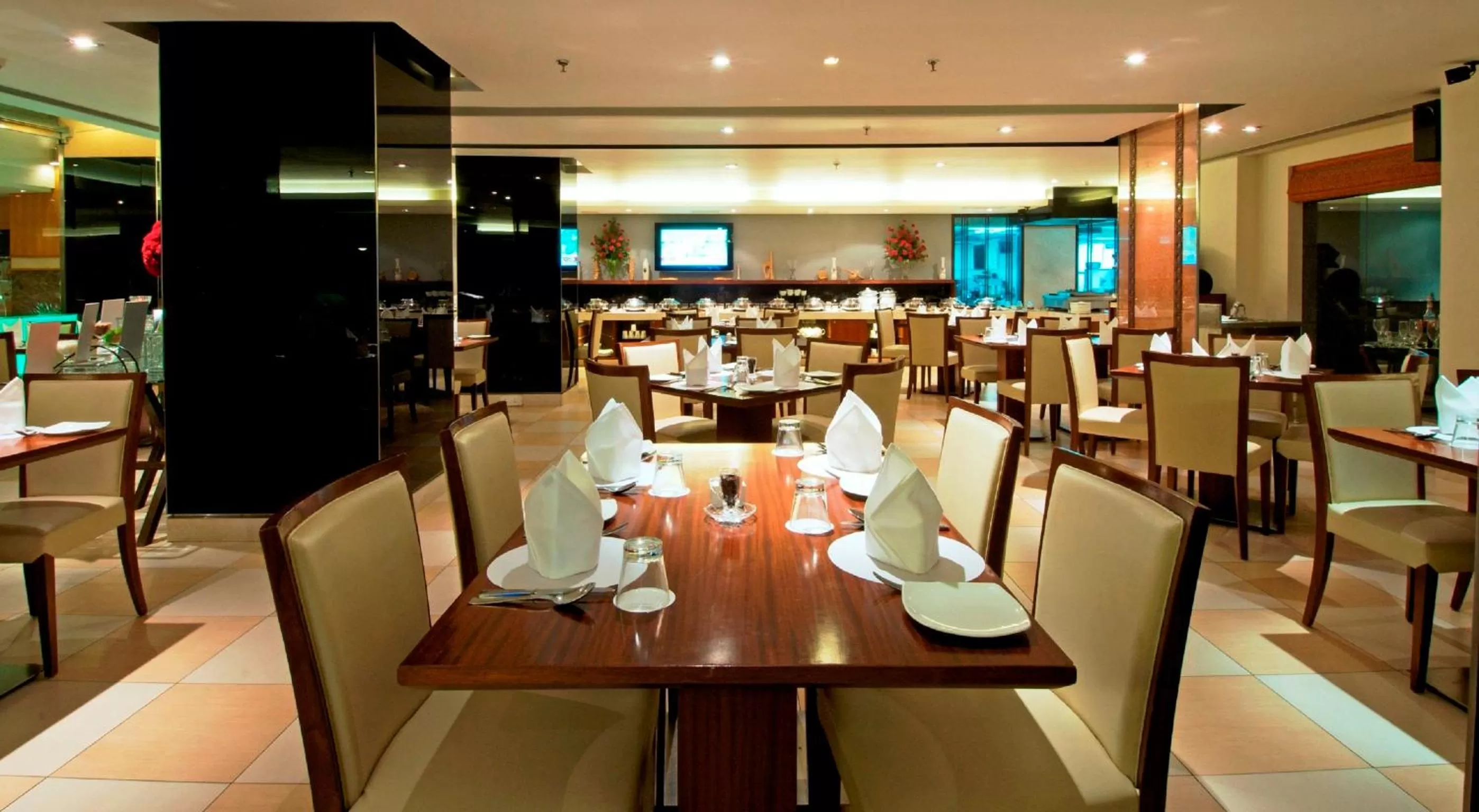 Restaurant/places to eat in Vivanta Vadodara