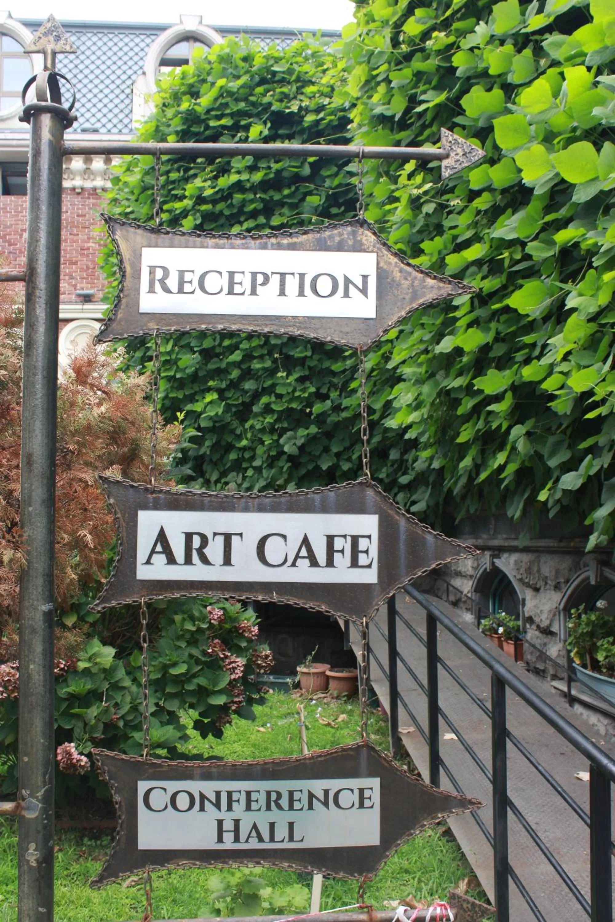 Logo/Certificate/Sign in Boutique Hotel O. Galogre