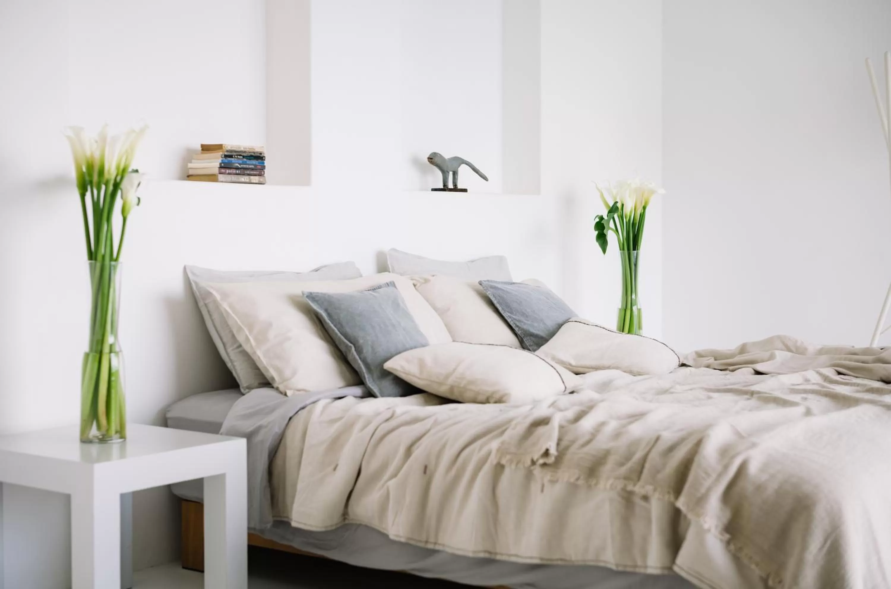 Bed, Seating Area in Anzan Atitlan