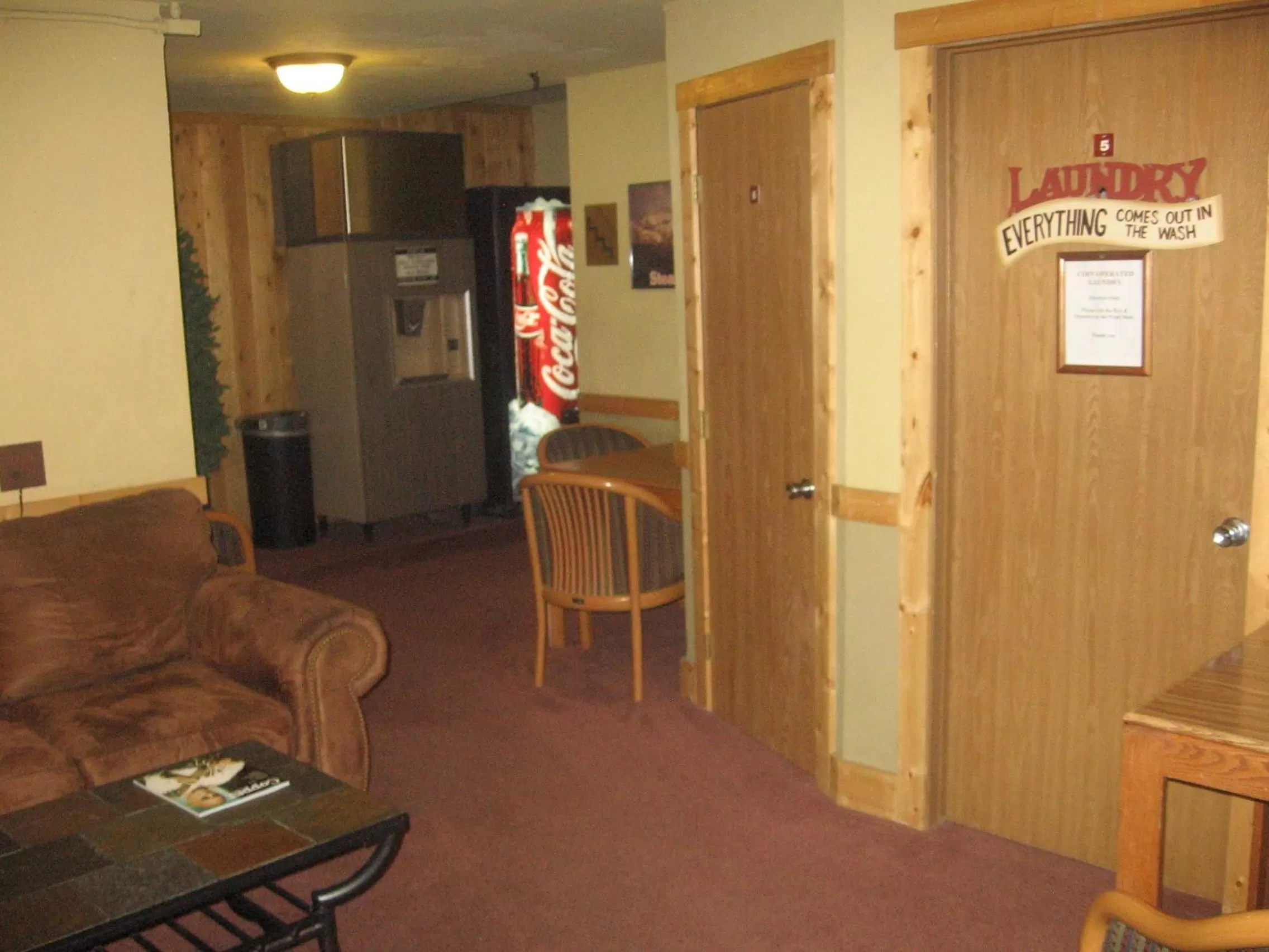 Lobby or reception in New Summit Inn