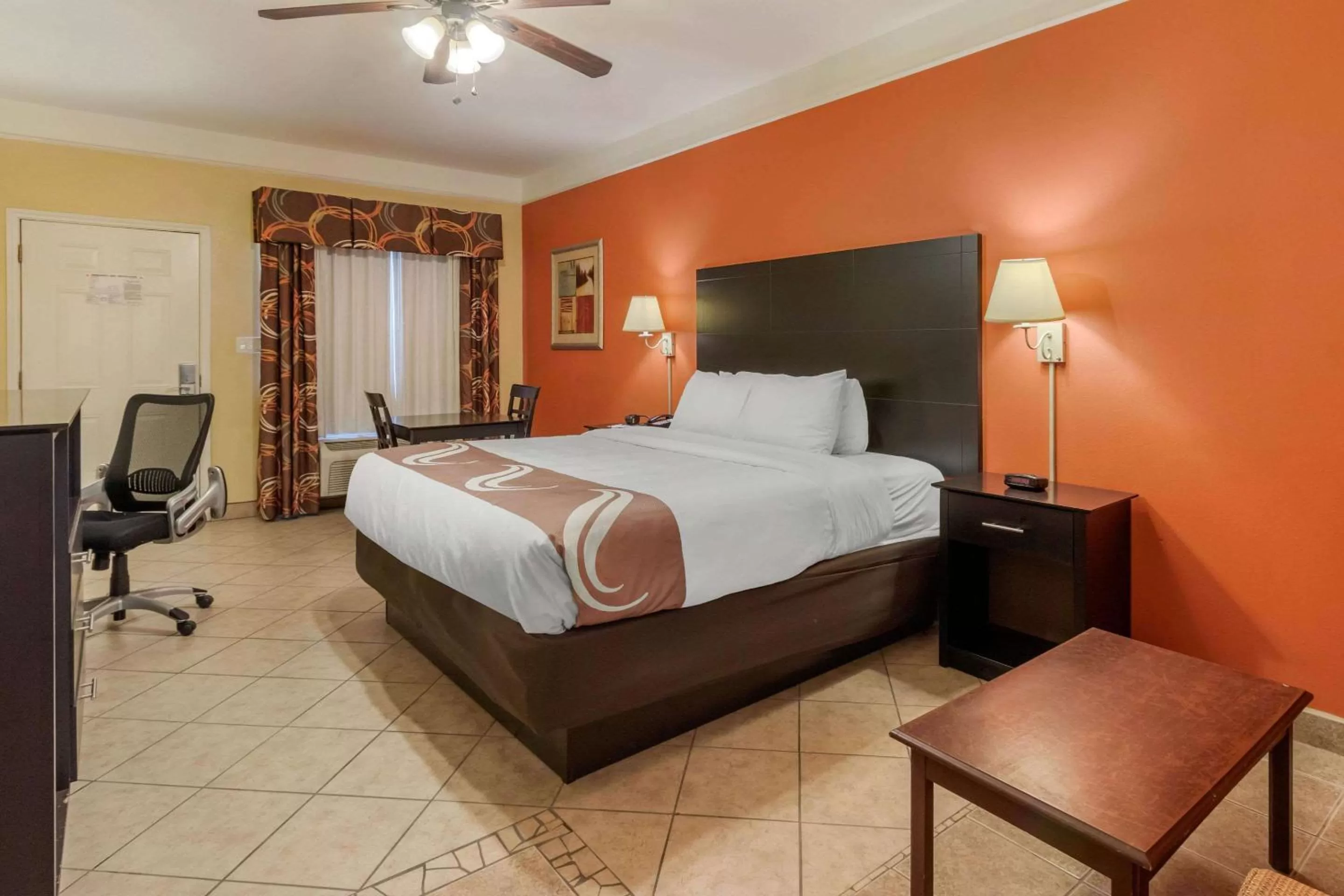 Photo of the whole room, Bed in Quality Inn & Suites at The Outlets Mercedes-Weslaco