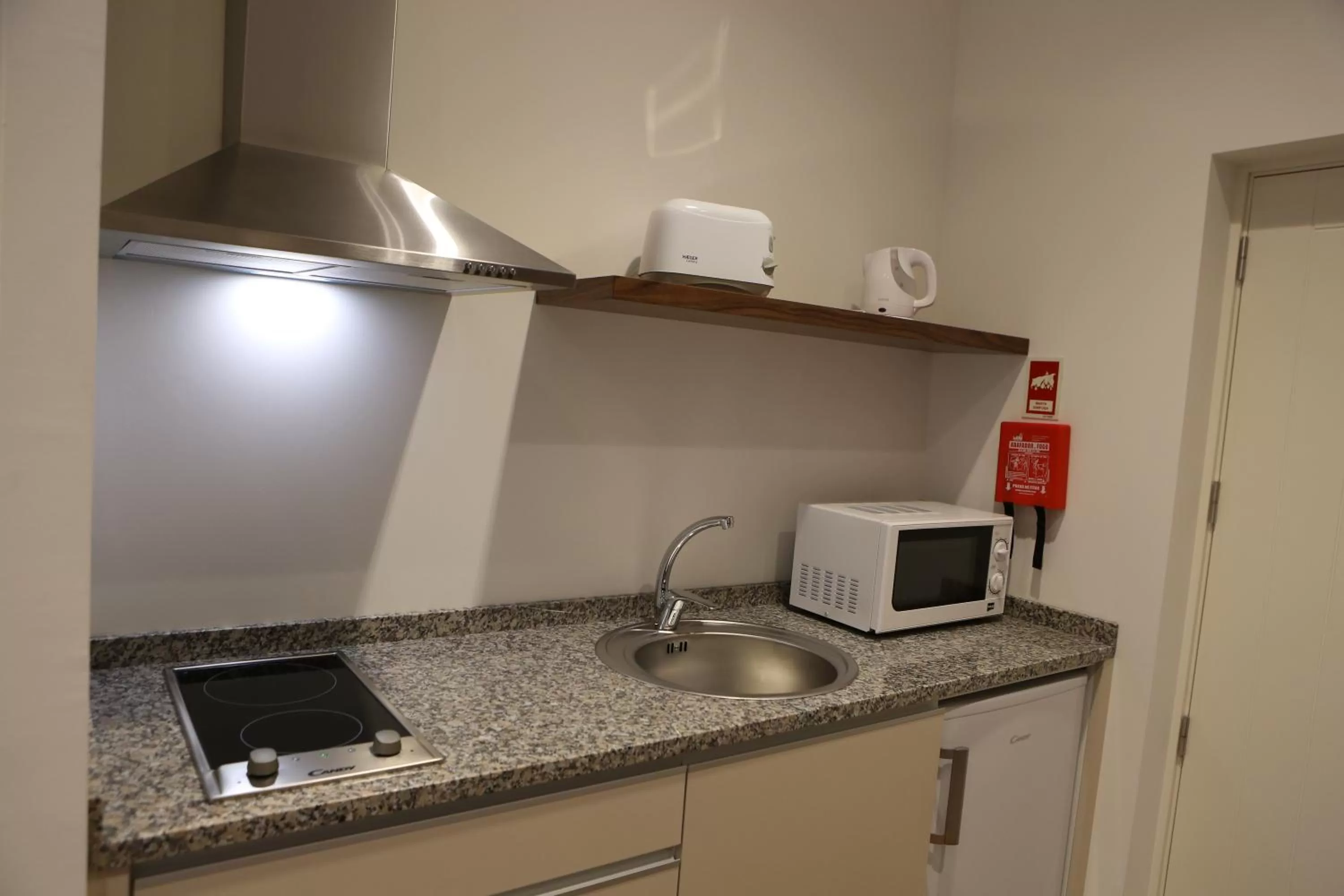 Kitchen or kitchenette in Hotel Solar do Rebolo