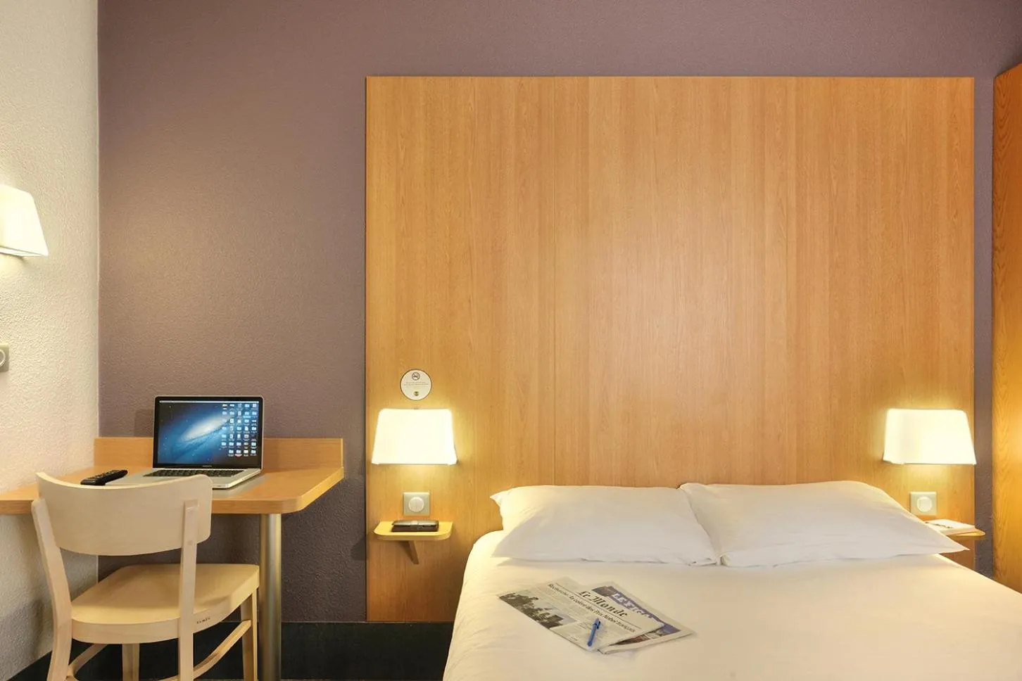 Bedroom, Bed in B&B HOTEL Lyon Caluire Cité Internationale