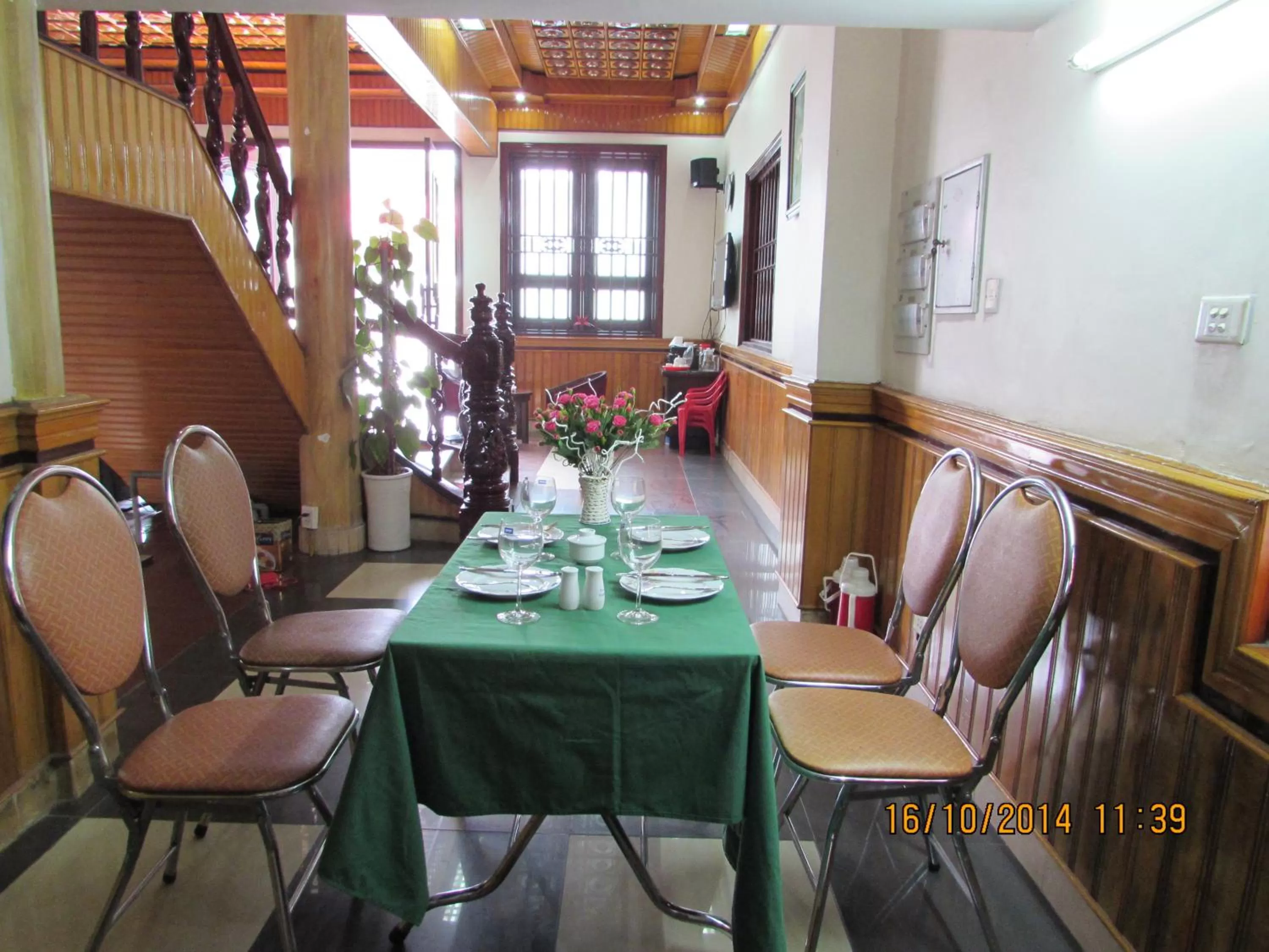Restaurant/places to eat in Viet Nhat Halong Hotel - Bai Chay