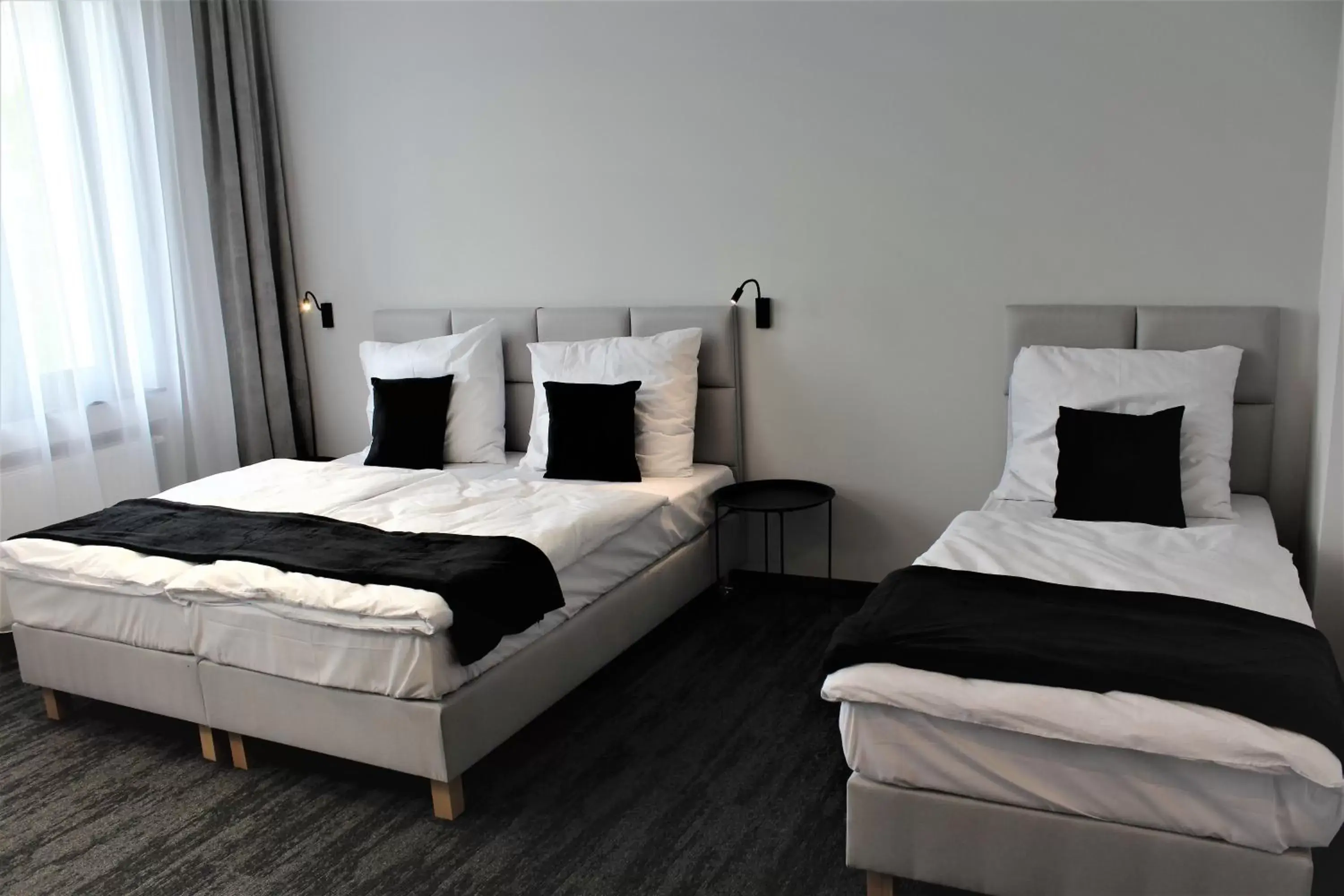 Triple Room in VANTA Business Center Triple Room in VANTA Business Center