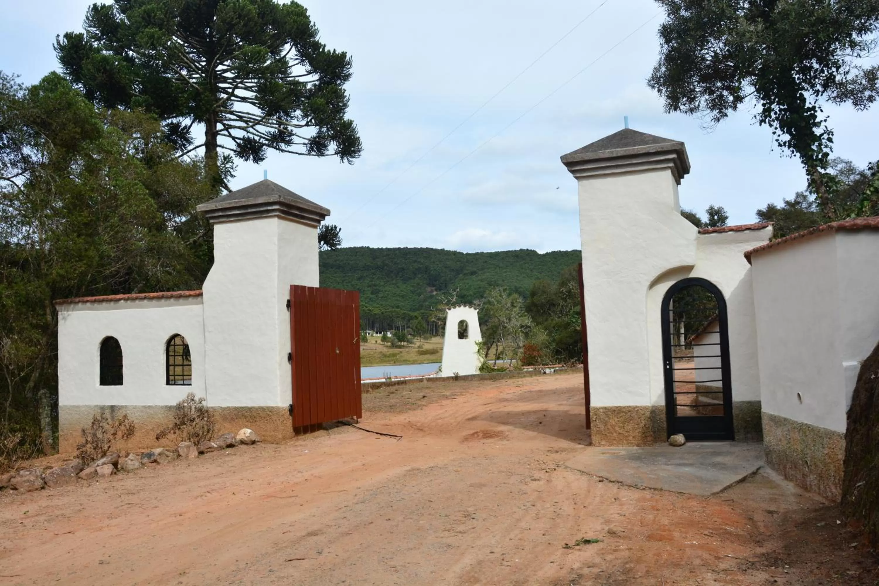 Facade/entrance in Estalagem Tronador