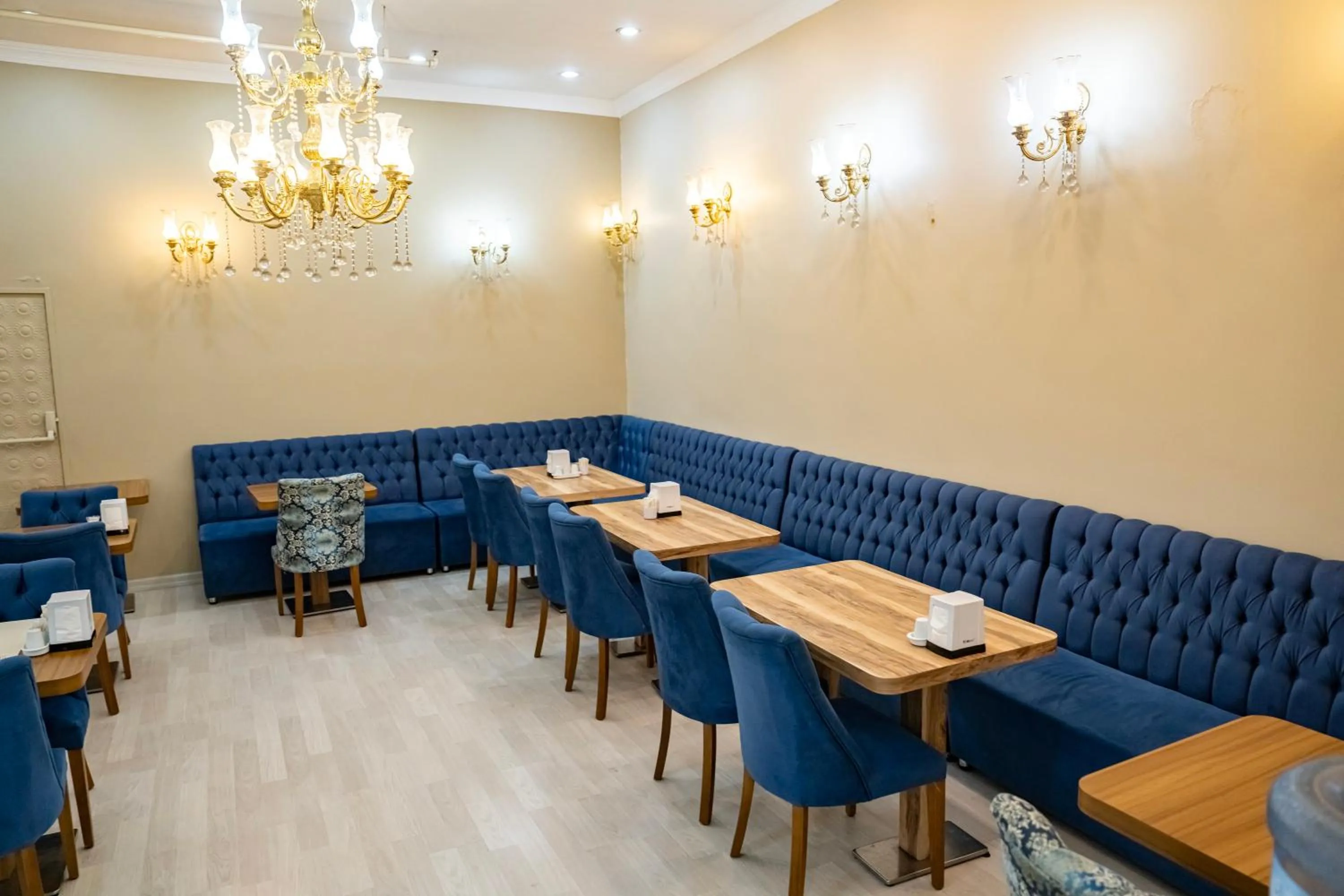 Restaurant/places to eat in Grand Hamit Hotel