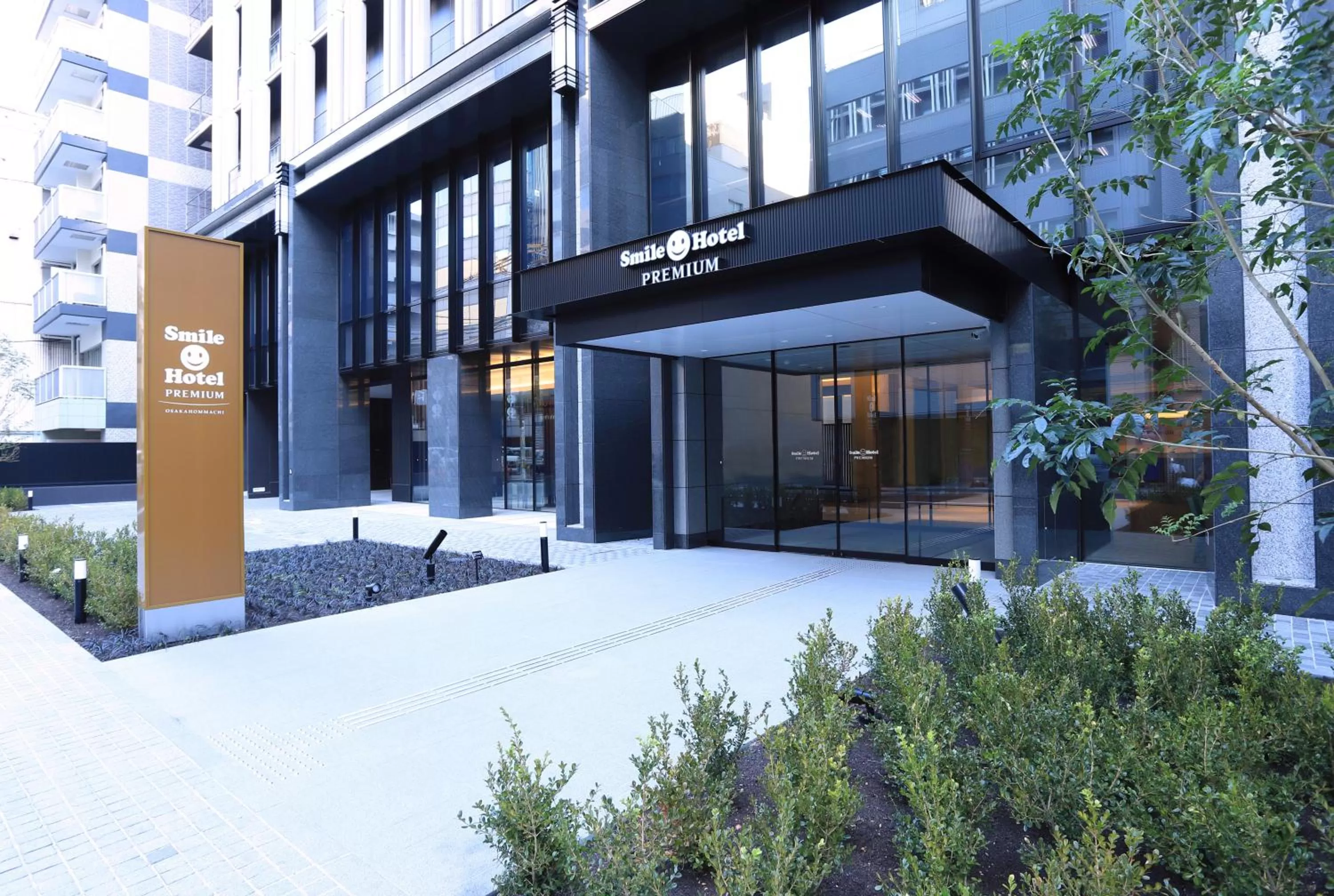 Facade/entrance in Smile Hotel Premium Osaka Hommachi