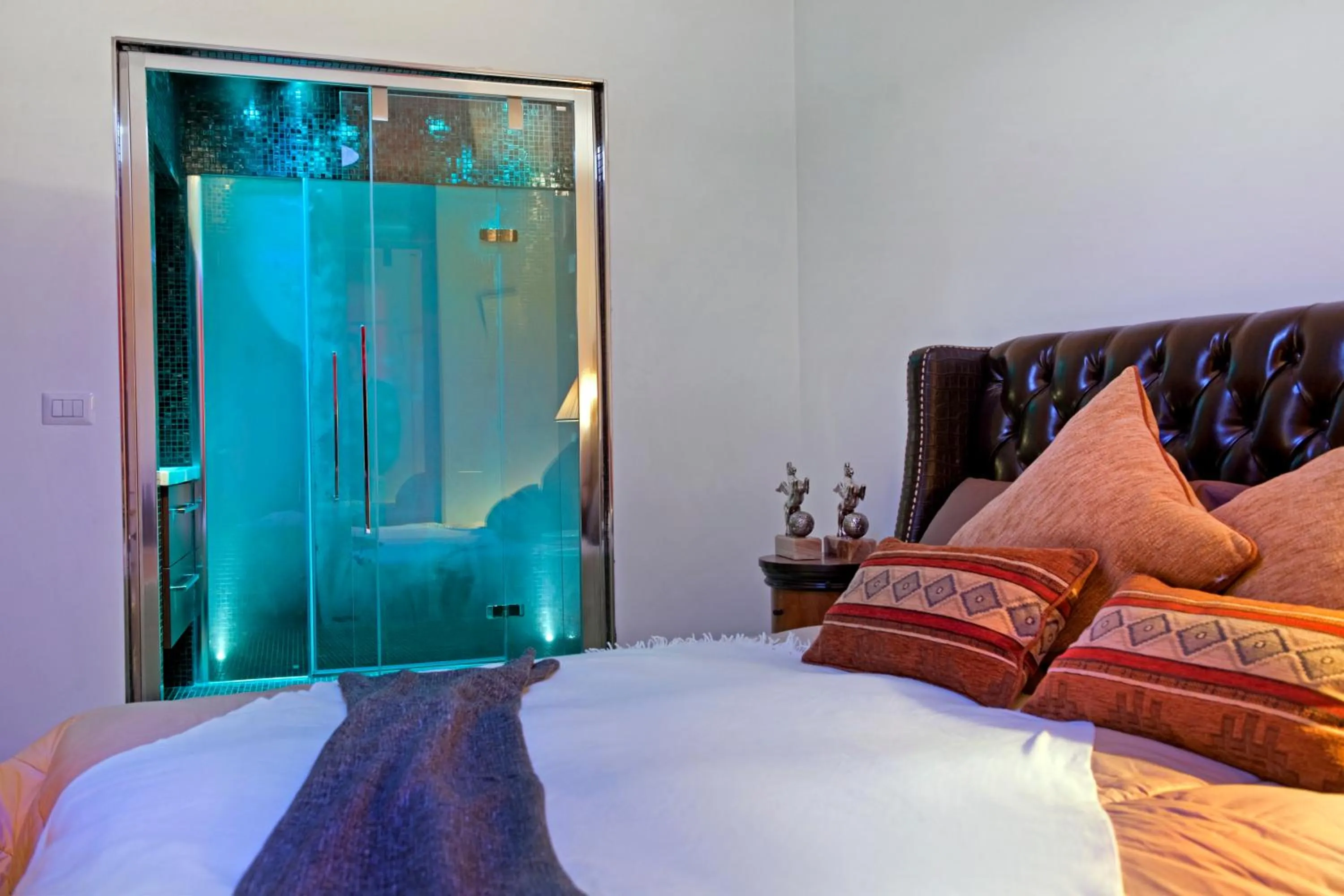 Shower, Bed in Pantheon Relais