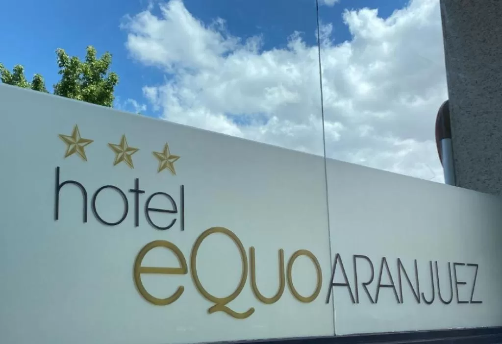 Logo/Certificate/Sign in Hotel Equo Aranjuez