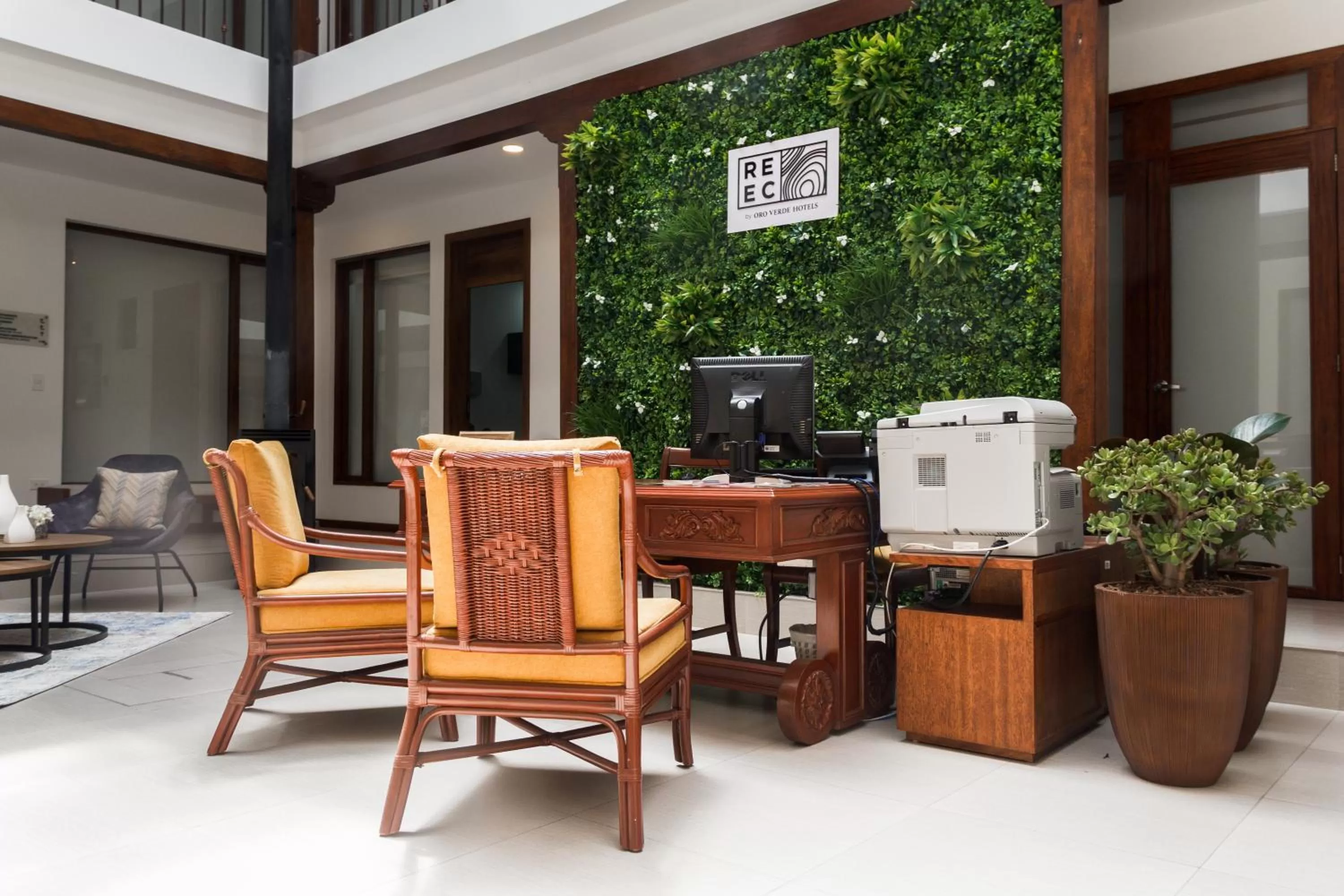 Lobby or reception in REEC Latacunga by Oro Verde Hotels