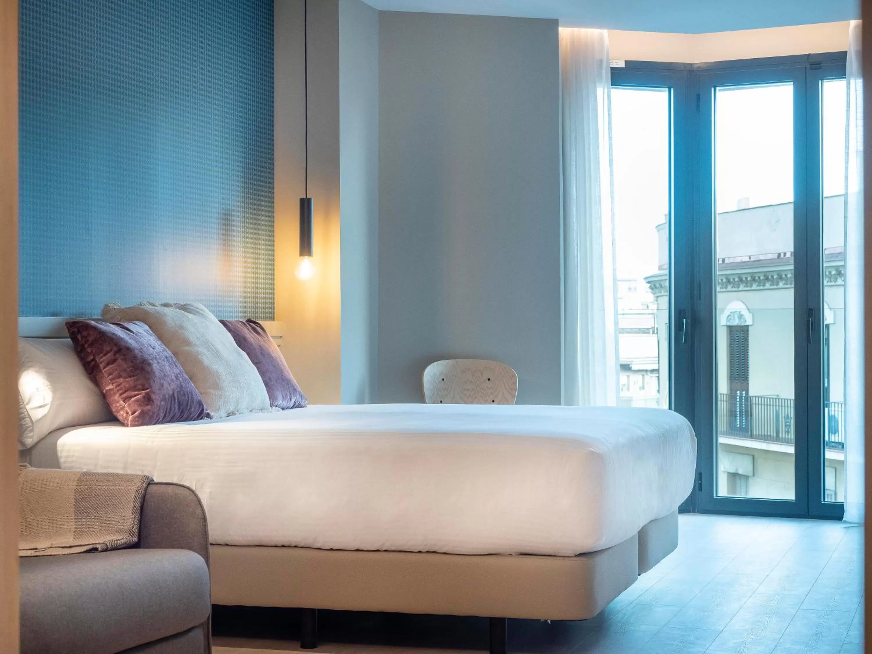 Bed in Arcelon Hotel! New Opening! Nueva apertura 2023!