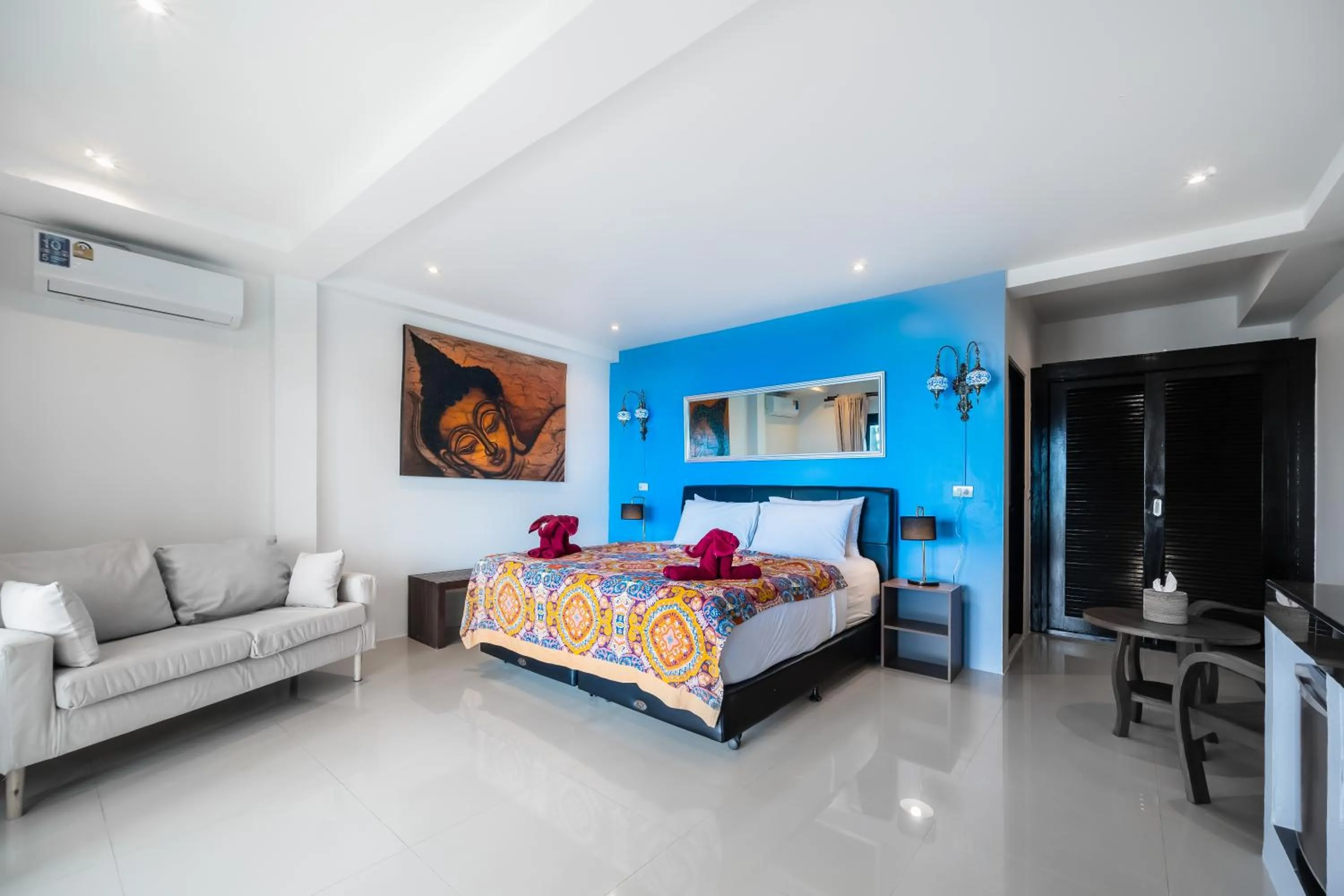 Photo of the whole room, Bed in Crystal Bay Beach Resort