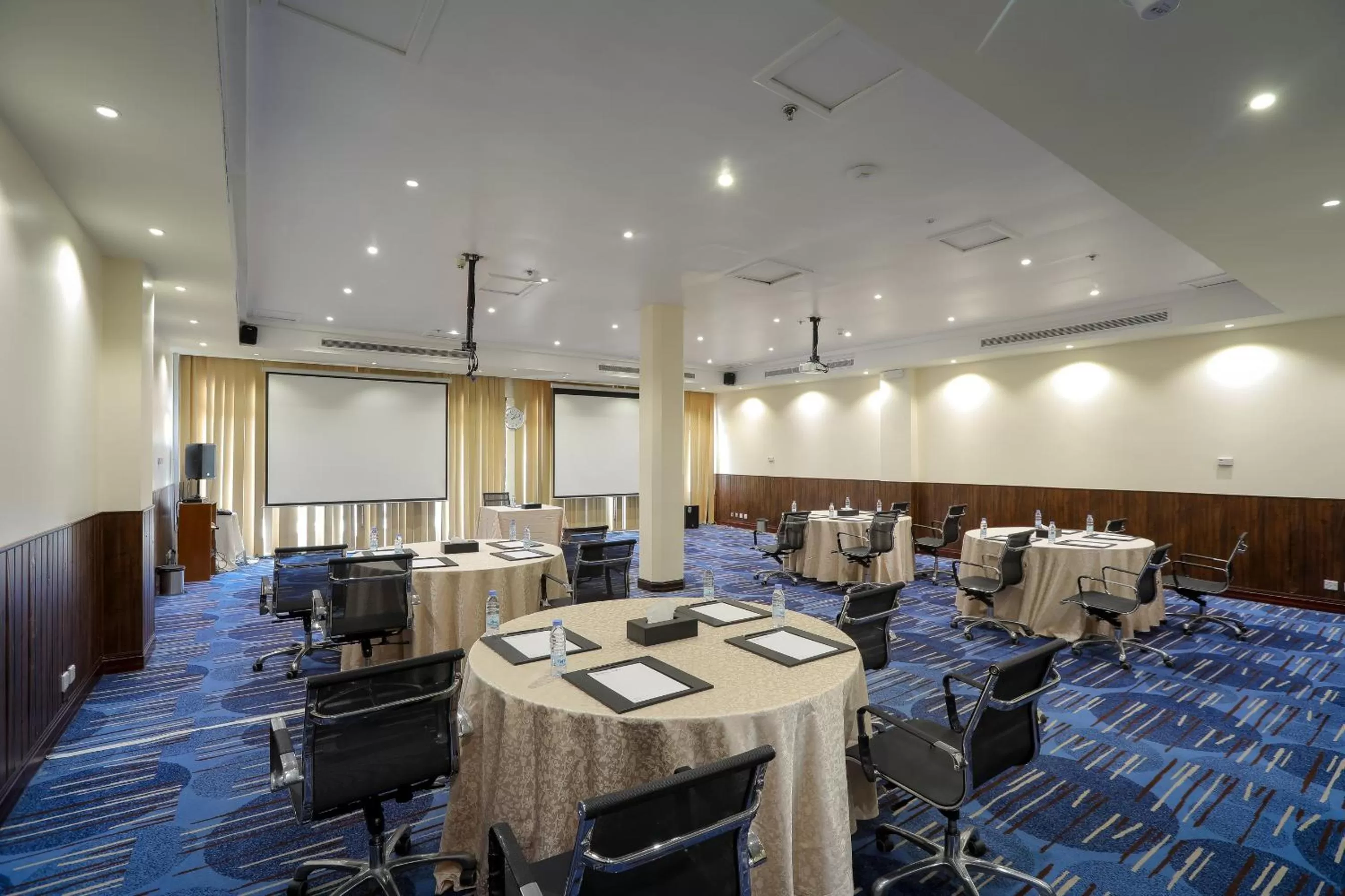 Business facilities in Mövenpick Hotel Jeddah