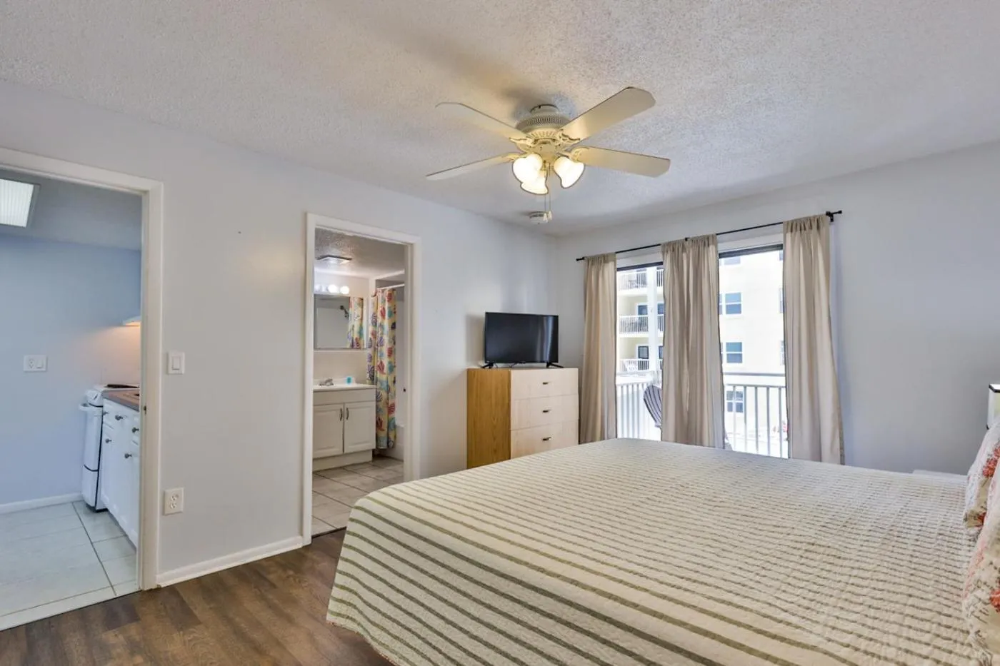 Bedroom, Bed in Coastal Waters