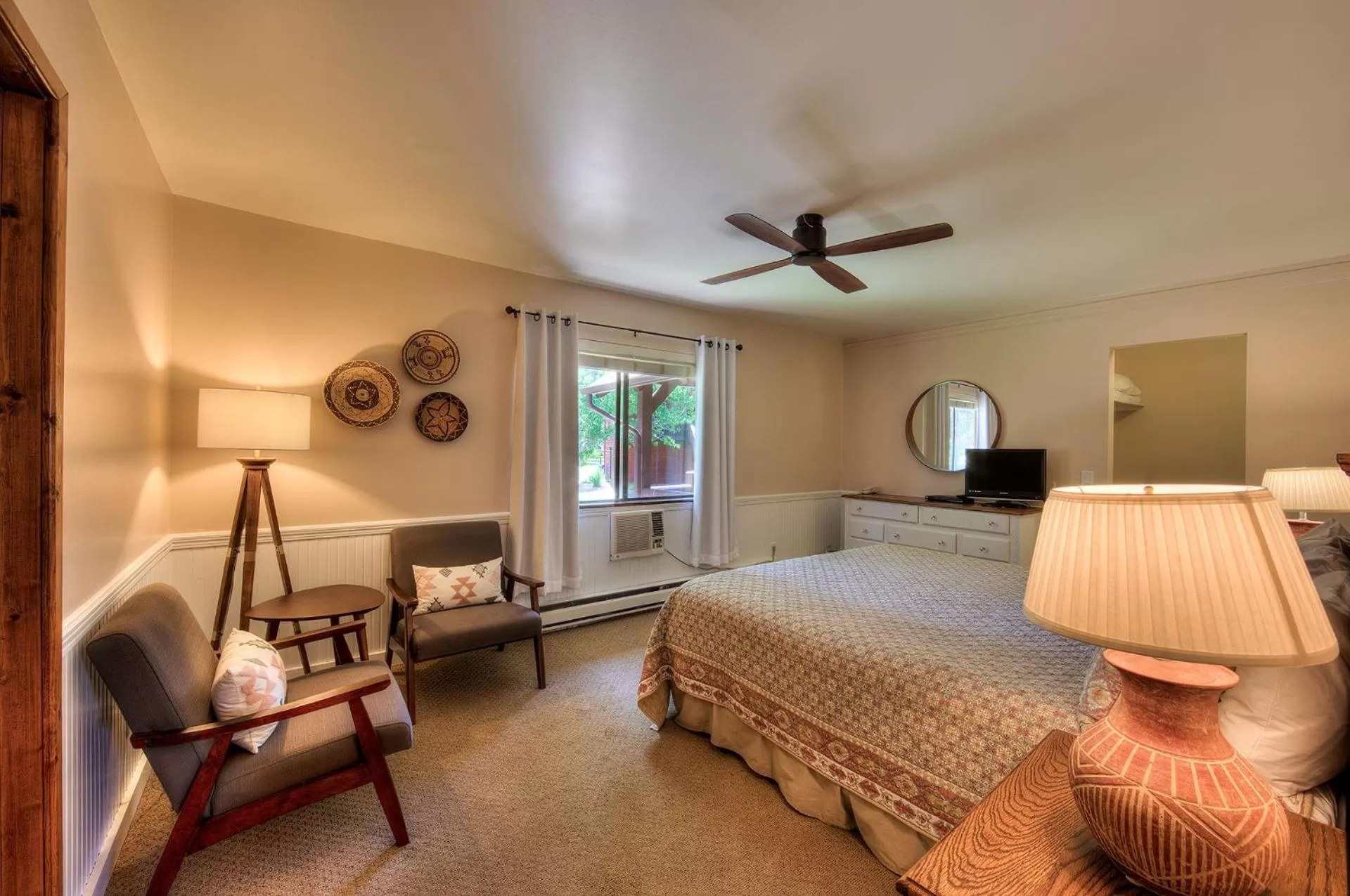 TV and multimedia in Castle Valley Inn