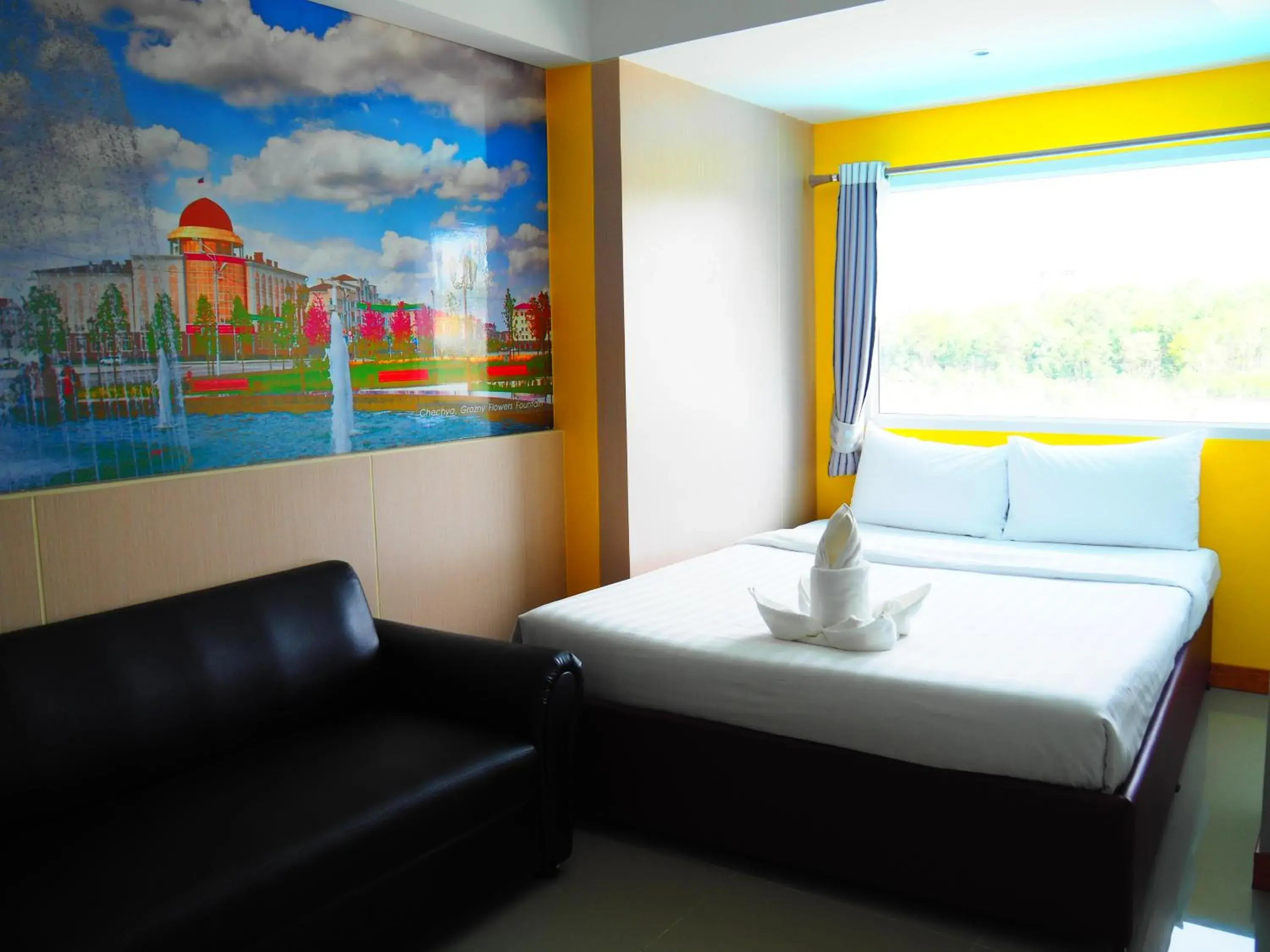 Budget Double Room in Blue Orchids Hotel Budget Double Room in Blue Orchids Hotel