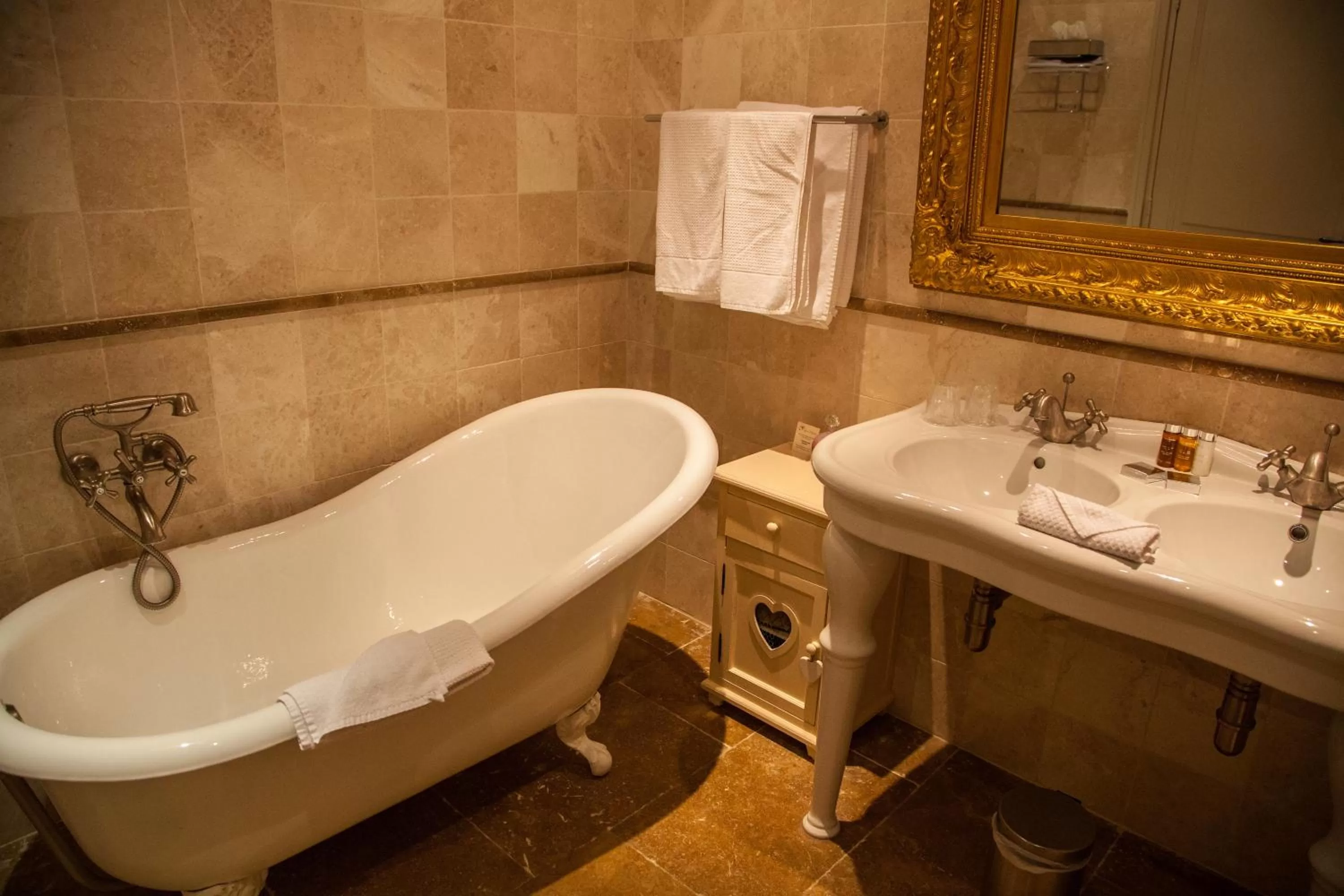 Bathroom in Hôtel Mas Valentine