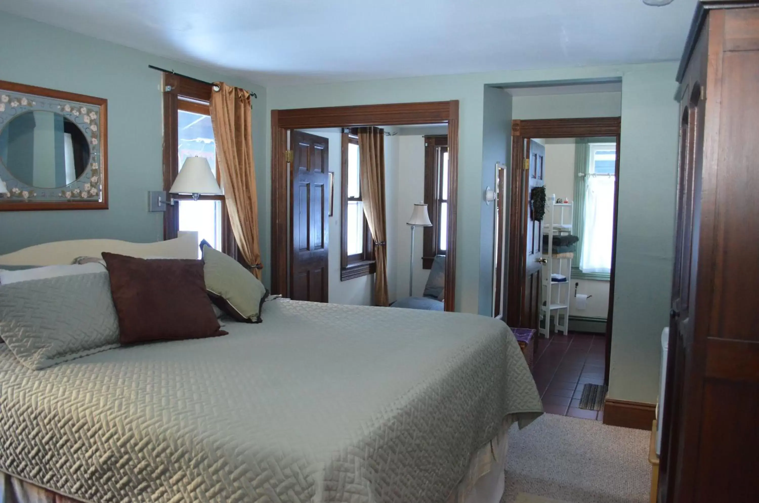 King Room in The Ouray Main Street Inn King Room in The Ouray Main Street Inn