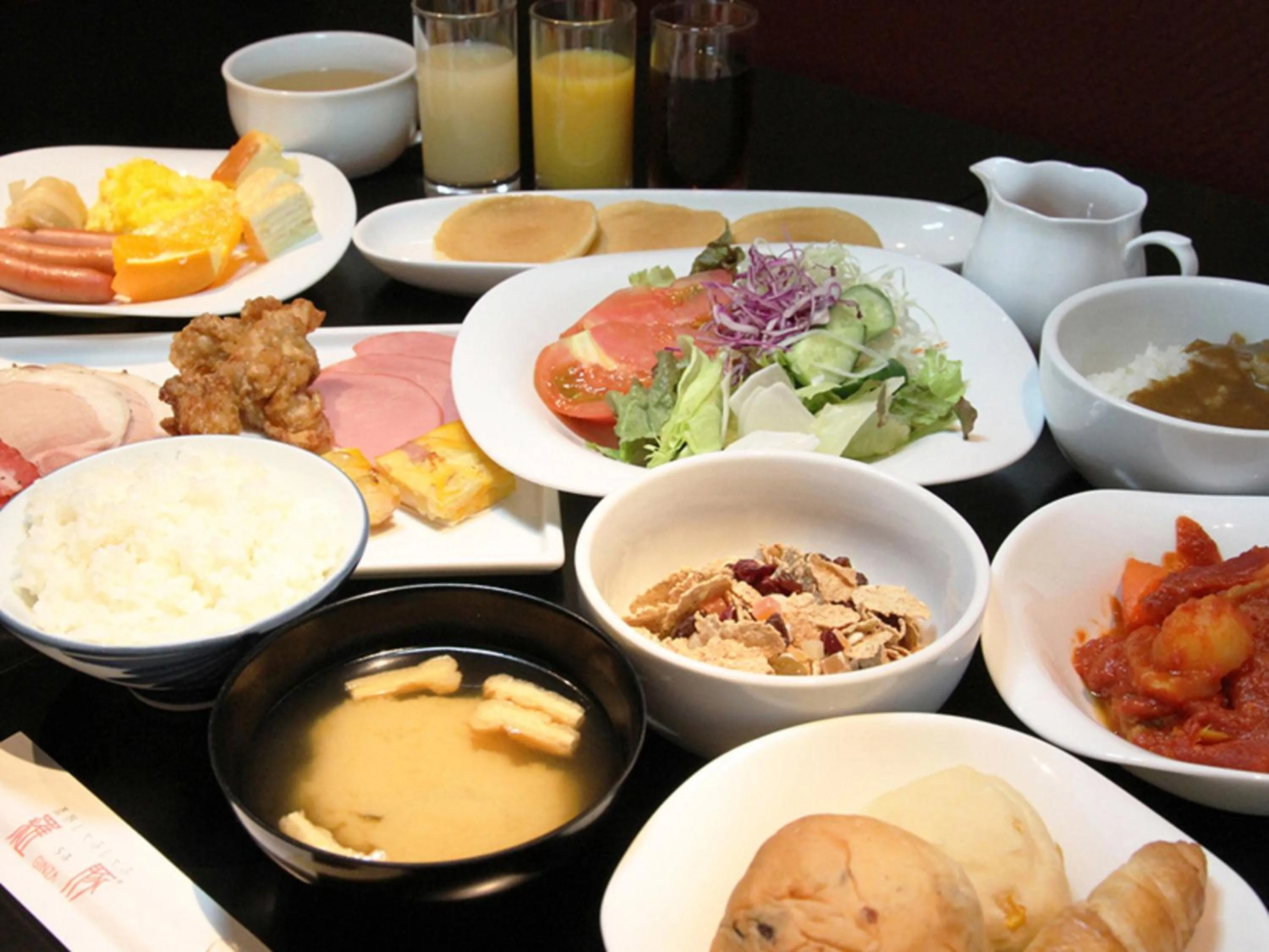 Buffet breakfast in Ginza Grand Hotel