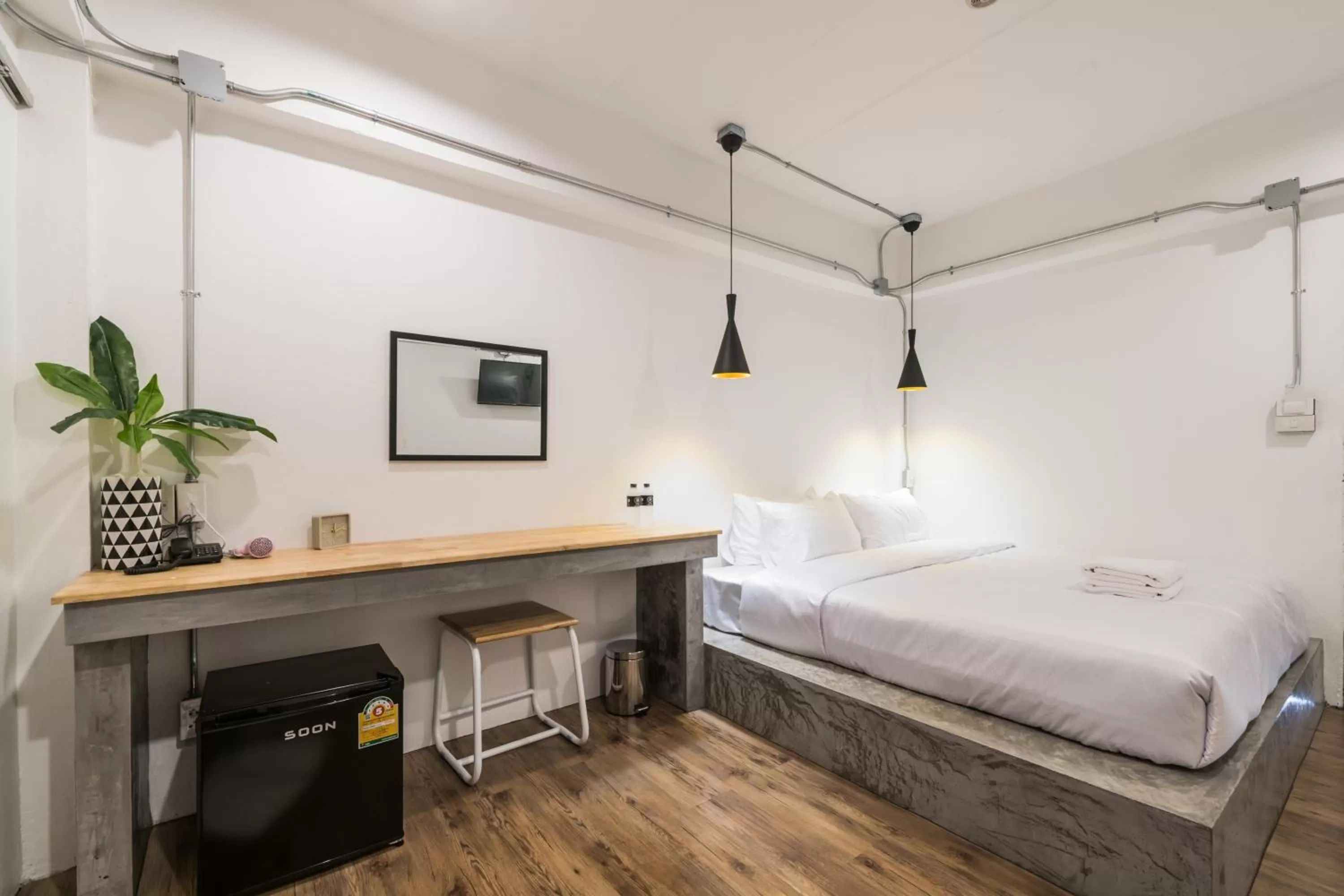 Bed in Your Space Hotel Prasingh