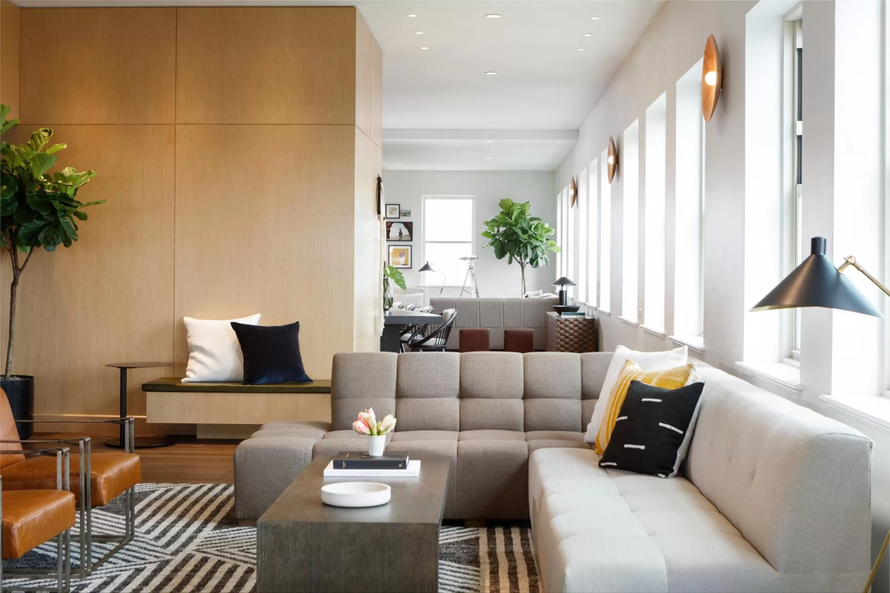 Living room in Kimpton - Harper Hotel by IHG