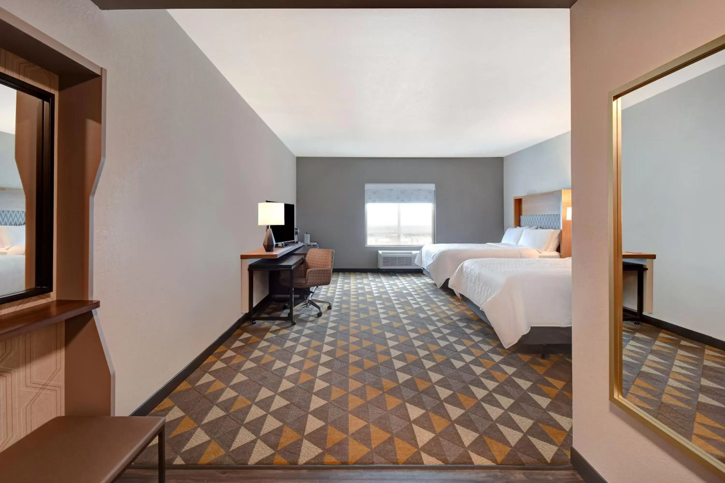 Queen Room with Two Queen Beds - Mobility Access Roll in Shower/Non-Smoking in Holiday Inn - Erie, an IHG Hotel Queen Room with Two Queen Beds - Mobility Access Roll in Shower/Non-Smoking in Holiday Inn - Erie, an IHG Hotel