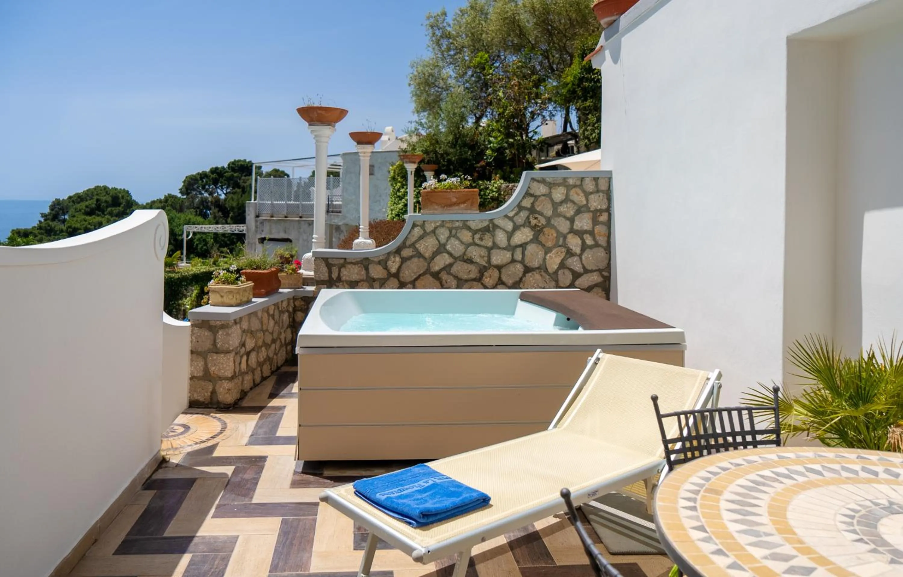 Hot Tub in Hotel La Floridiana