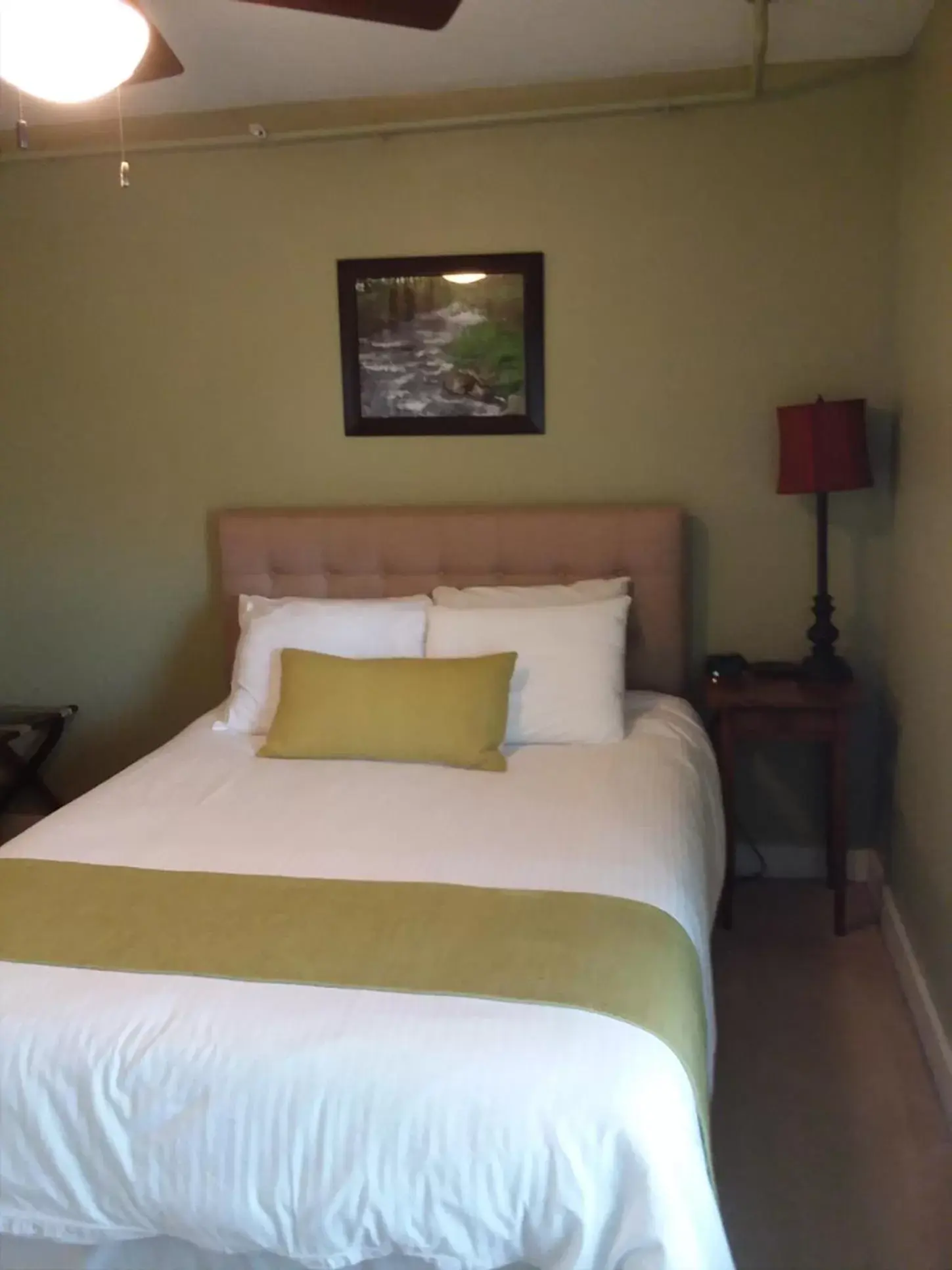 Double Room - single occupancy in Benjamin Prescott Inn Double Room - single occupancy in Benjamin Prescott Inn