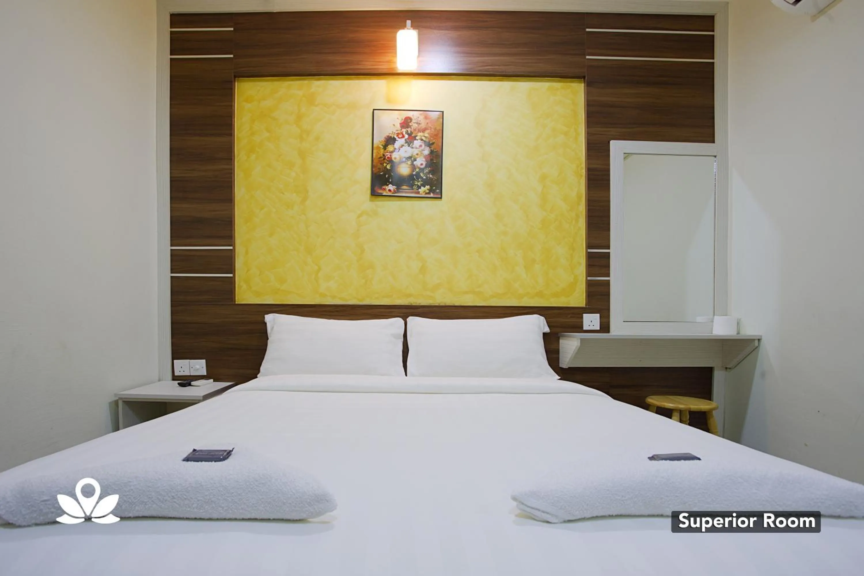 Photo of the whole room, Bed in Golden Night Hotel