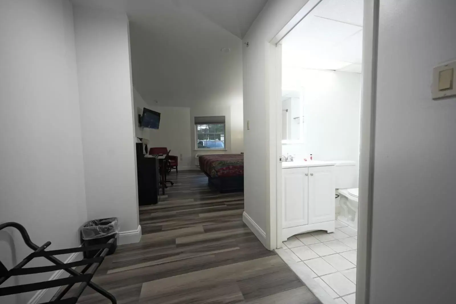 King Suite in Greenwoods inn & Suites King Suite in Greenwoods inn & Suites