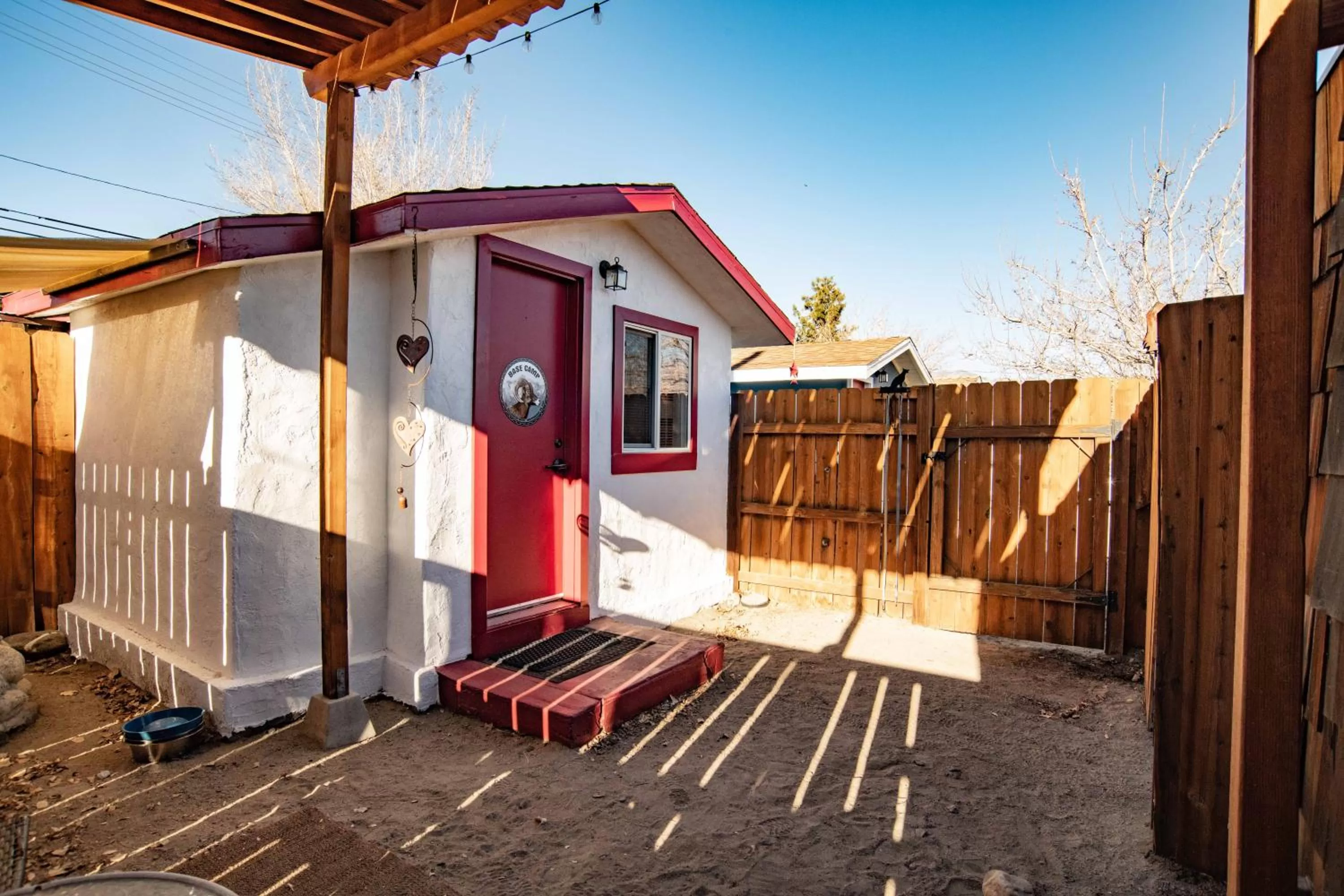 Patio in Mt Williamson Motel and Basecamp