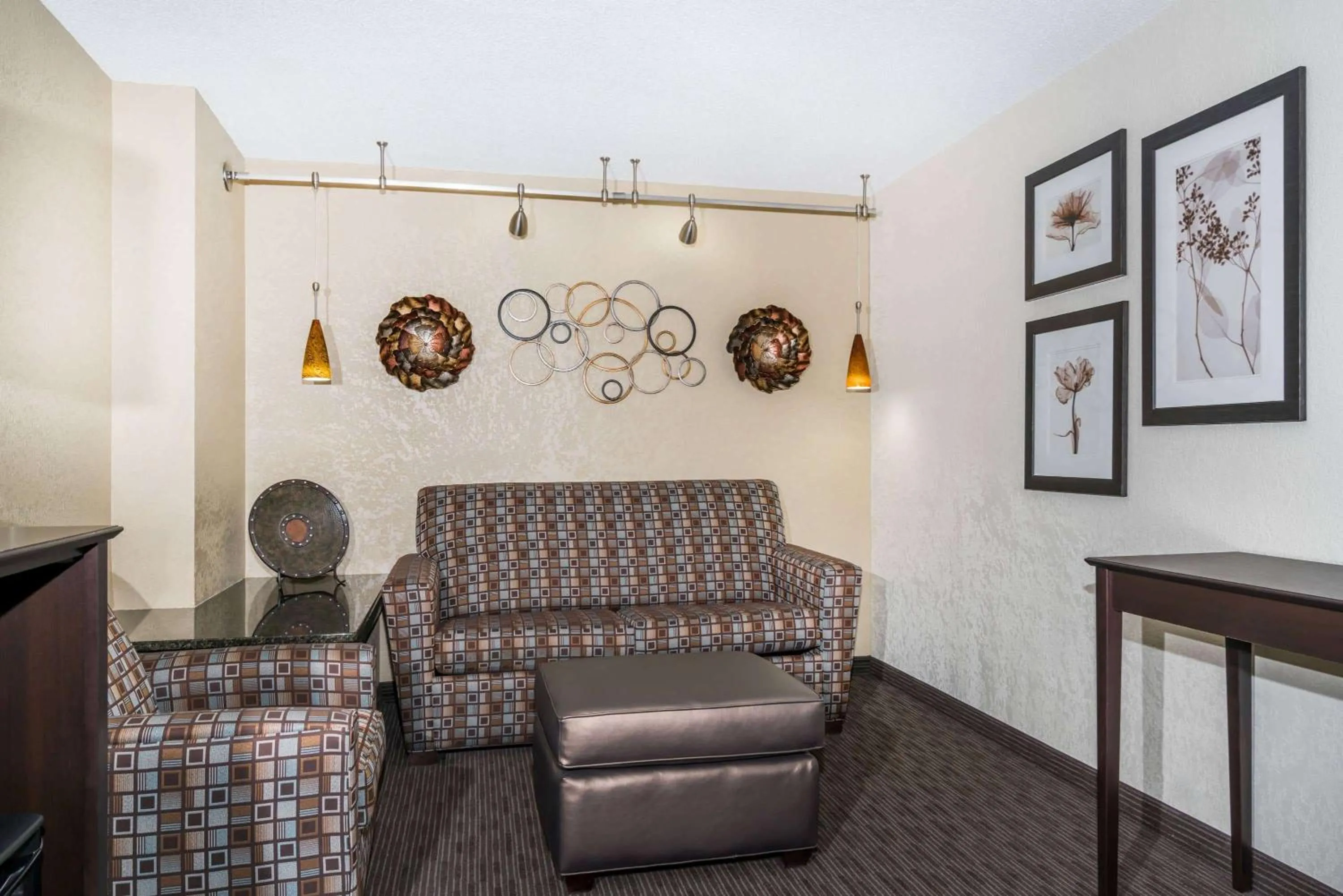 Photo of the whole room in Baymont by Wyndham Owatonna