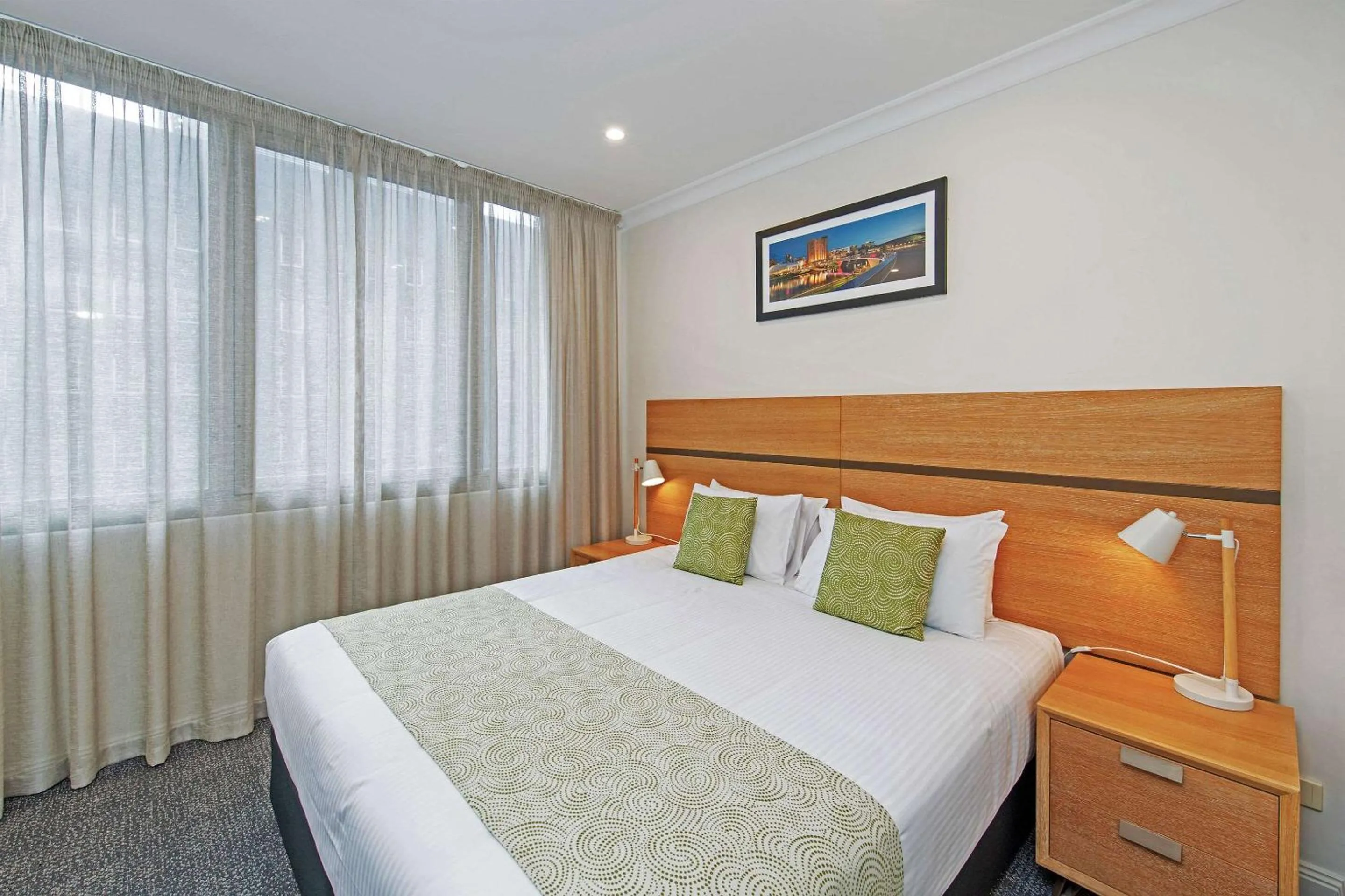 Photo of the whole room, Bed in Quality Apartments Adelaide Central