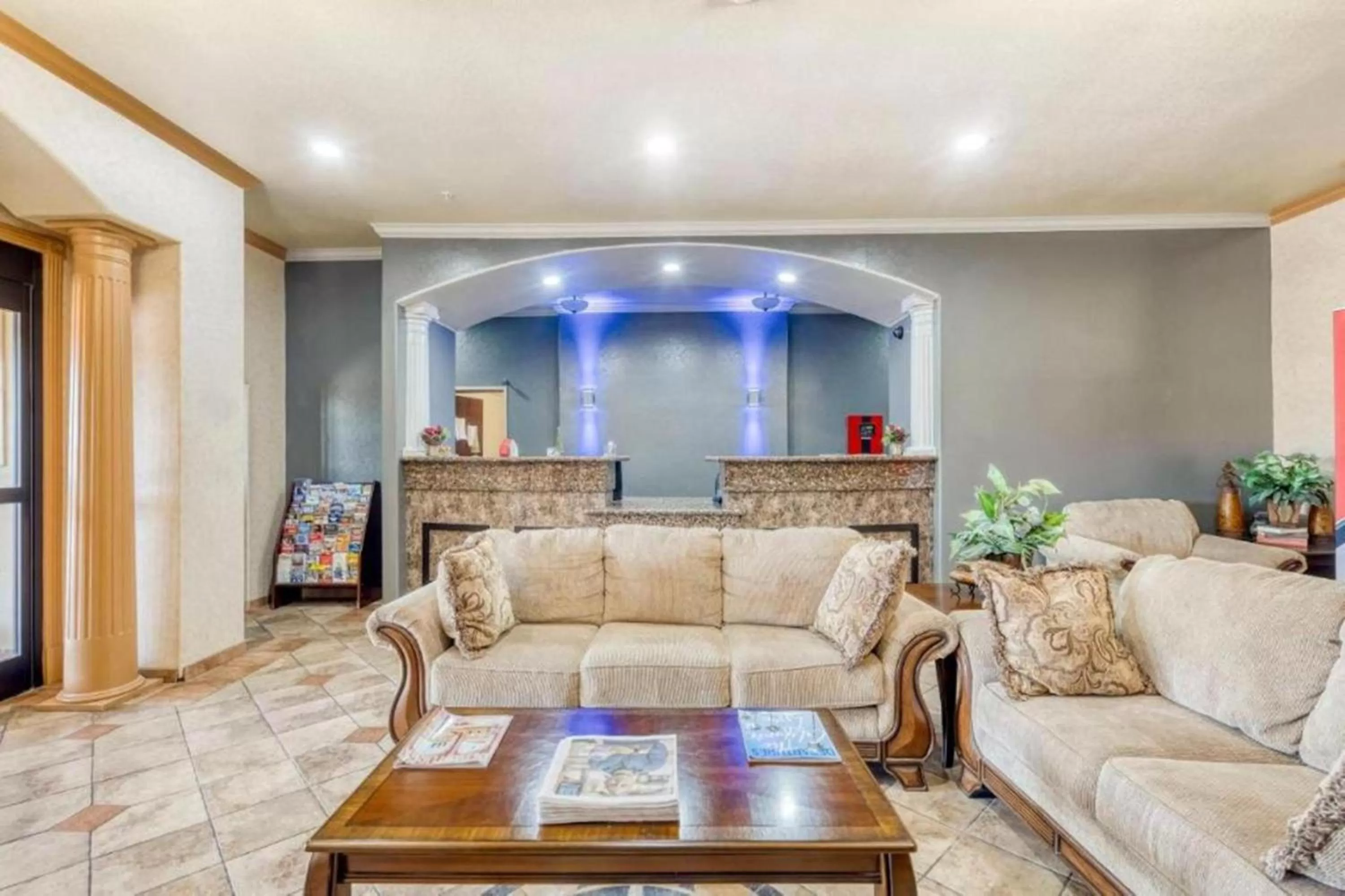 Lobby or reception, Seating Area in Nature Inn & Suites