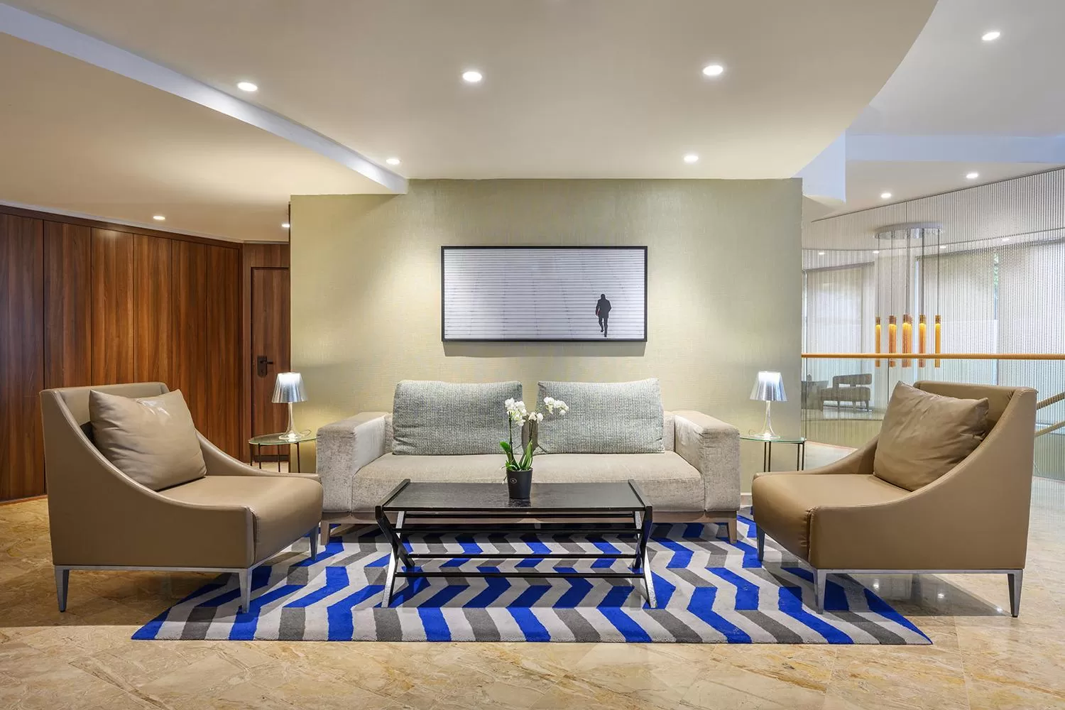 Lounge or bar in Sea Tower by Isrotel Design