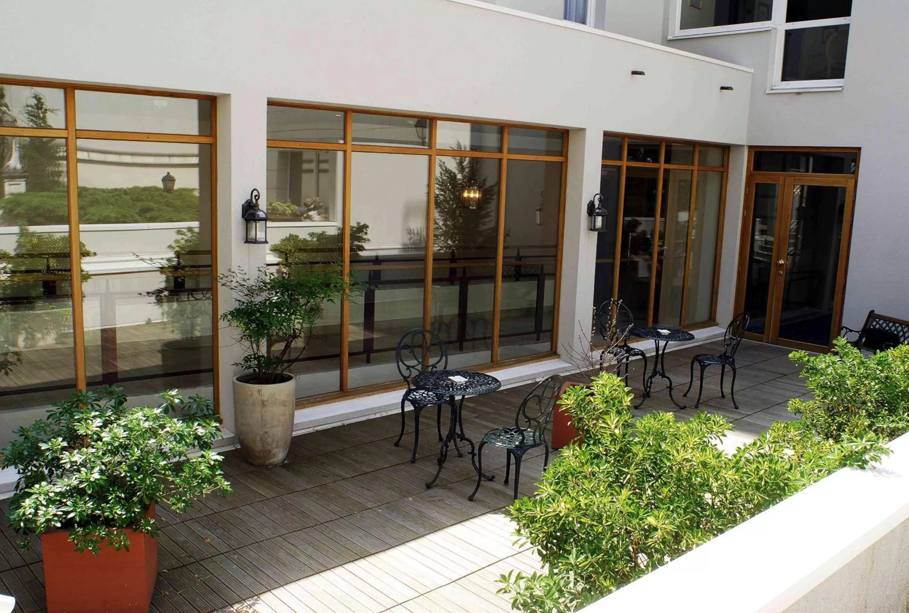 Property building in Amiral Hôtel