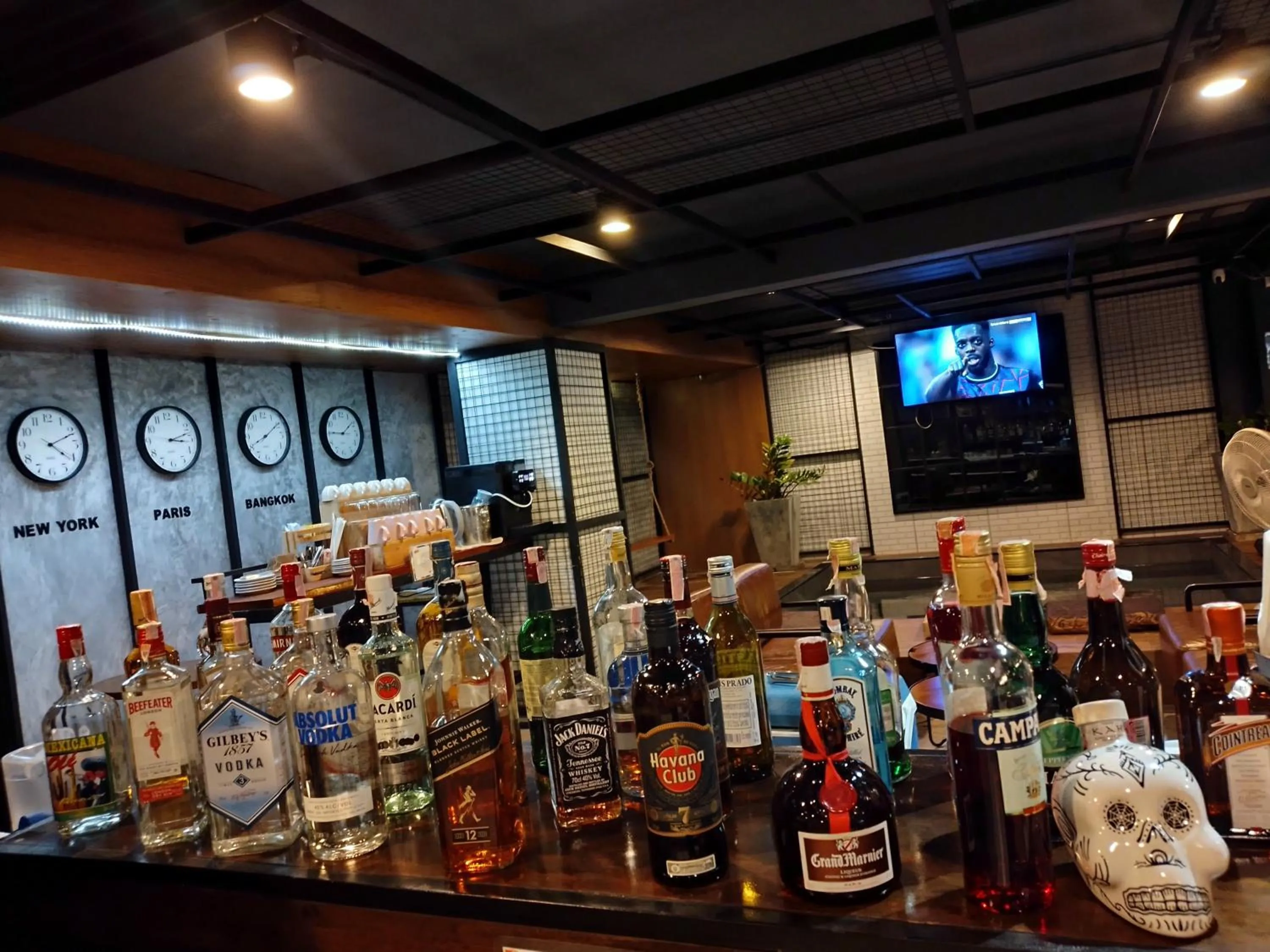 Restaurant/places to eat in BH Baan Paradise Hotel Patong