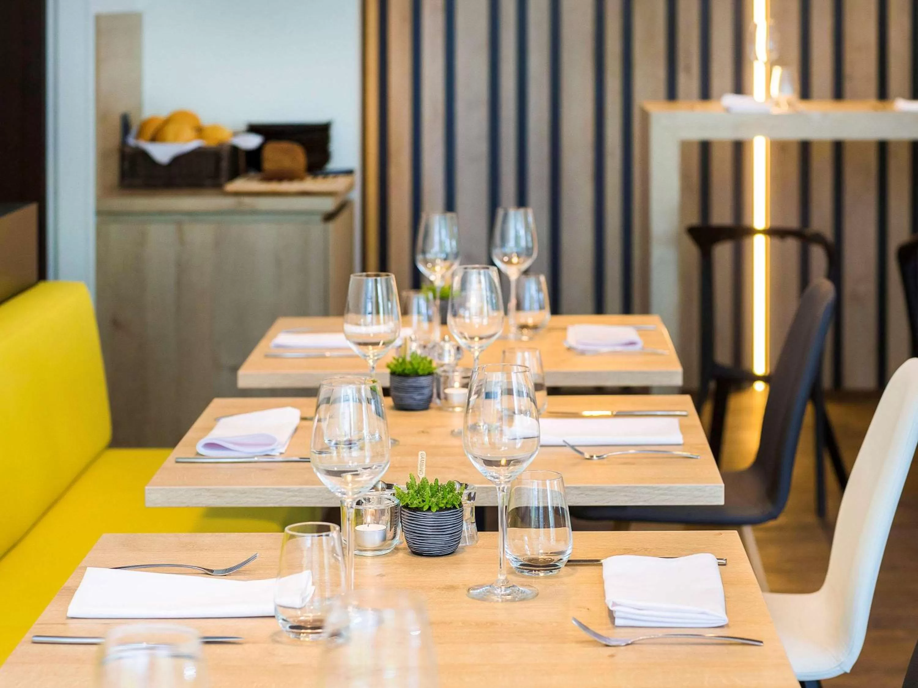 Restaurant/places to eat in ibis Styles Kortrijk Expo