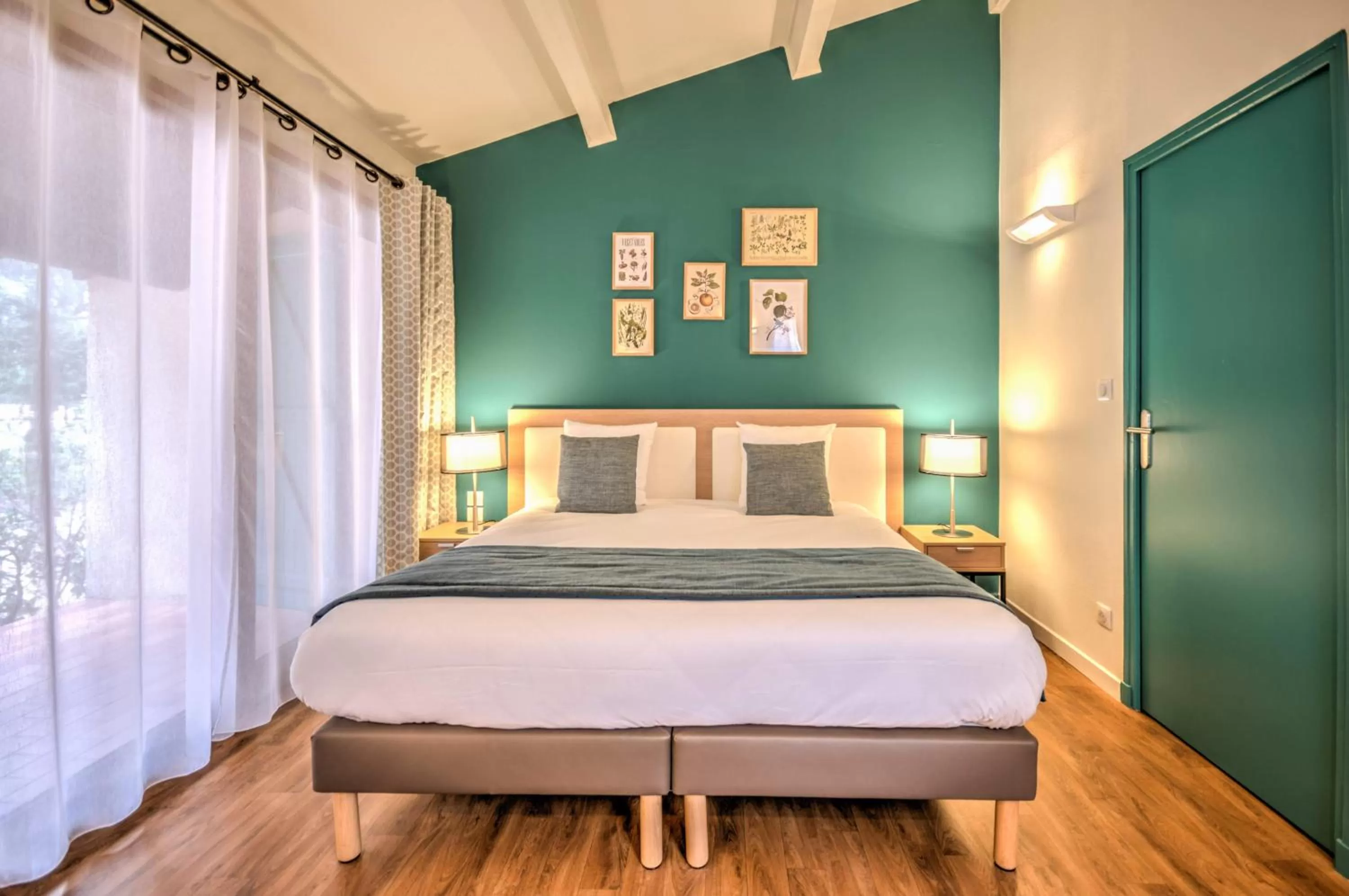 Bed in Best Western Domaine de Roquerousse