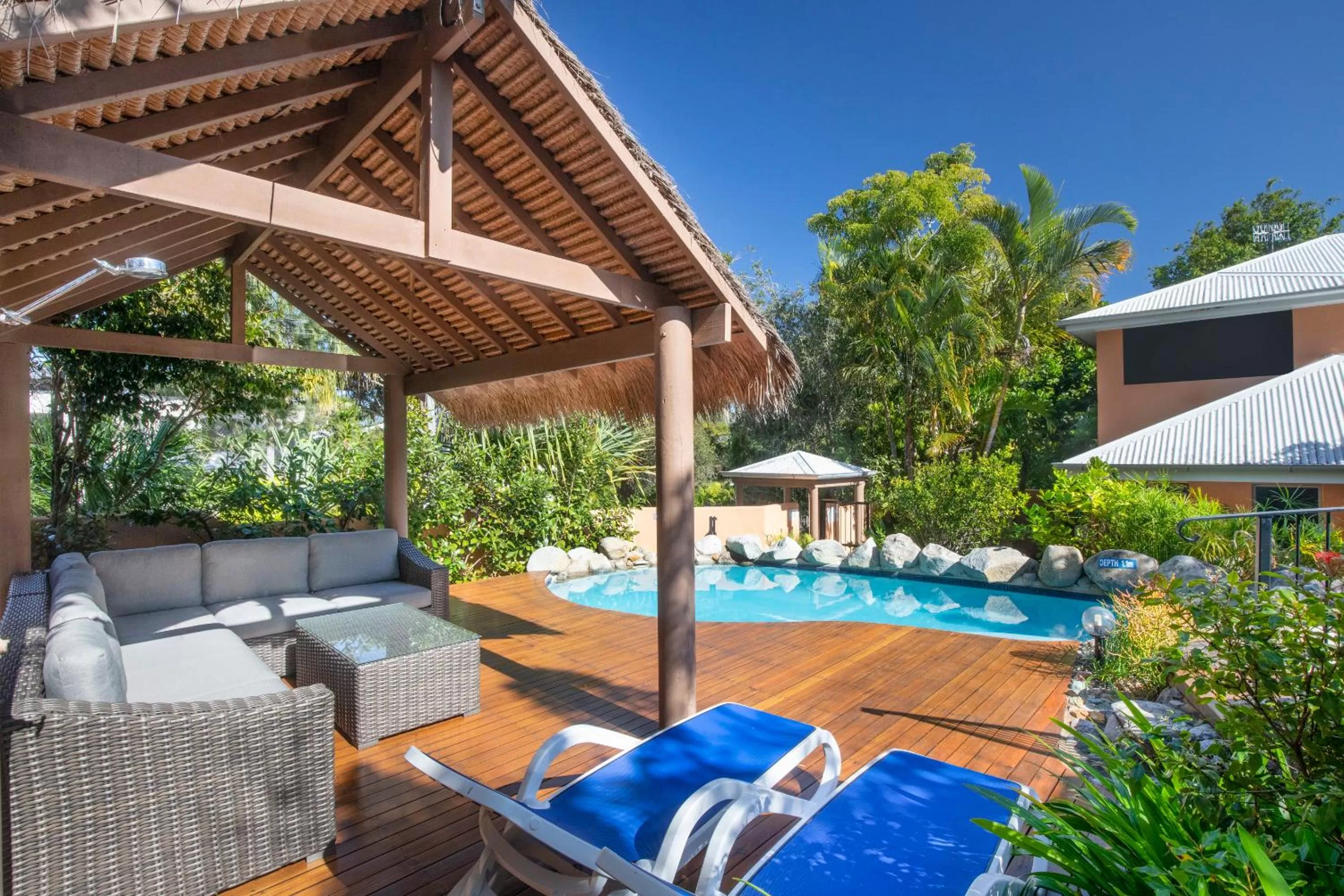 Swimming Pool in L'Auberge Noosa