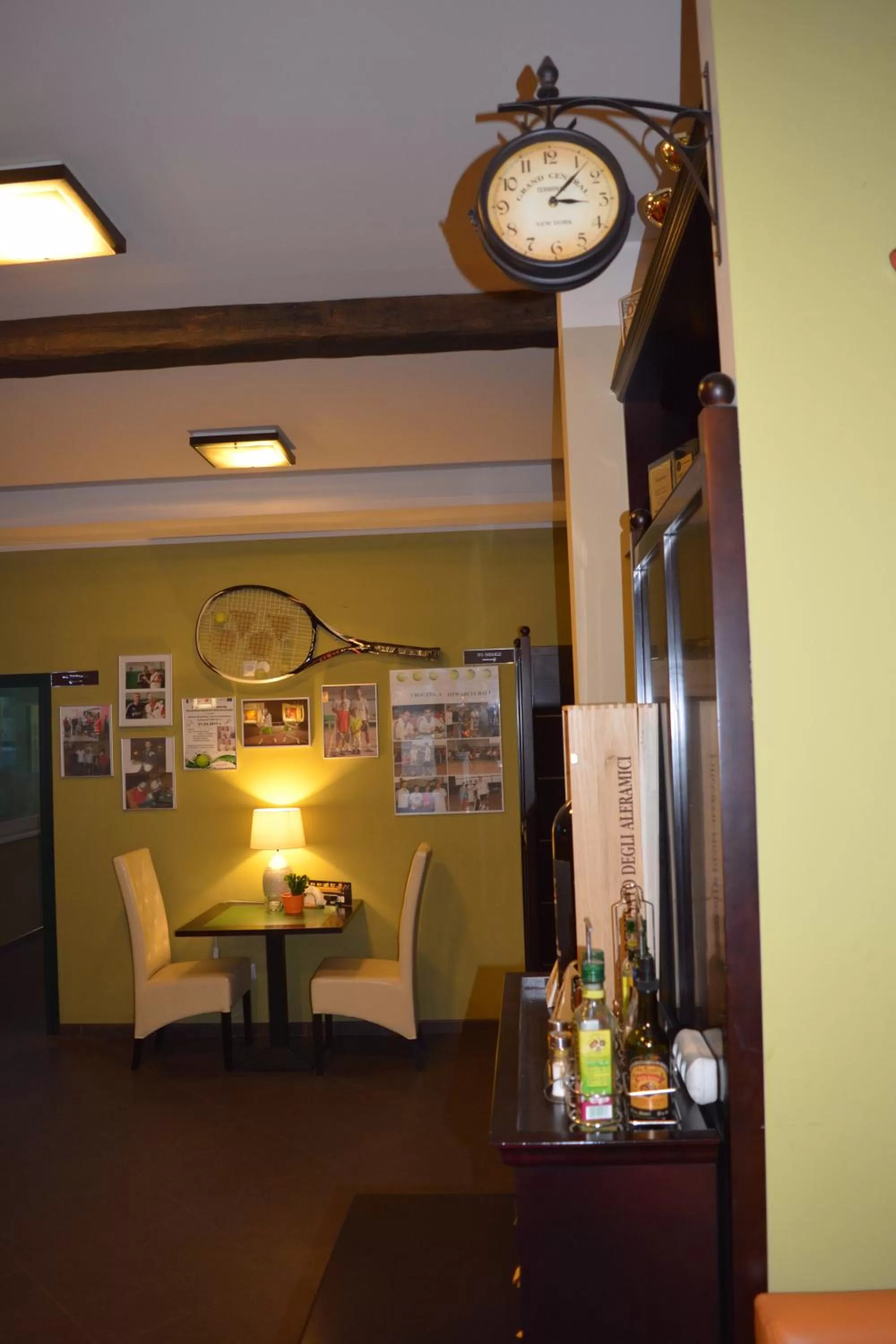 Seating area in Tenis Club